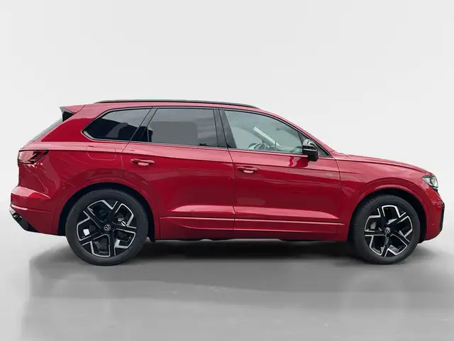 Volkswagen Touareg view 6