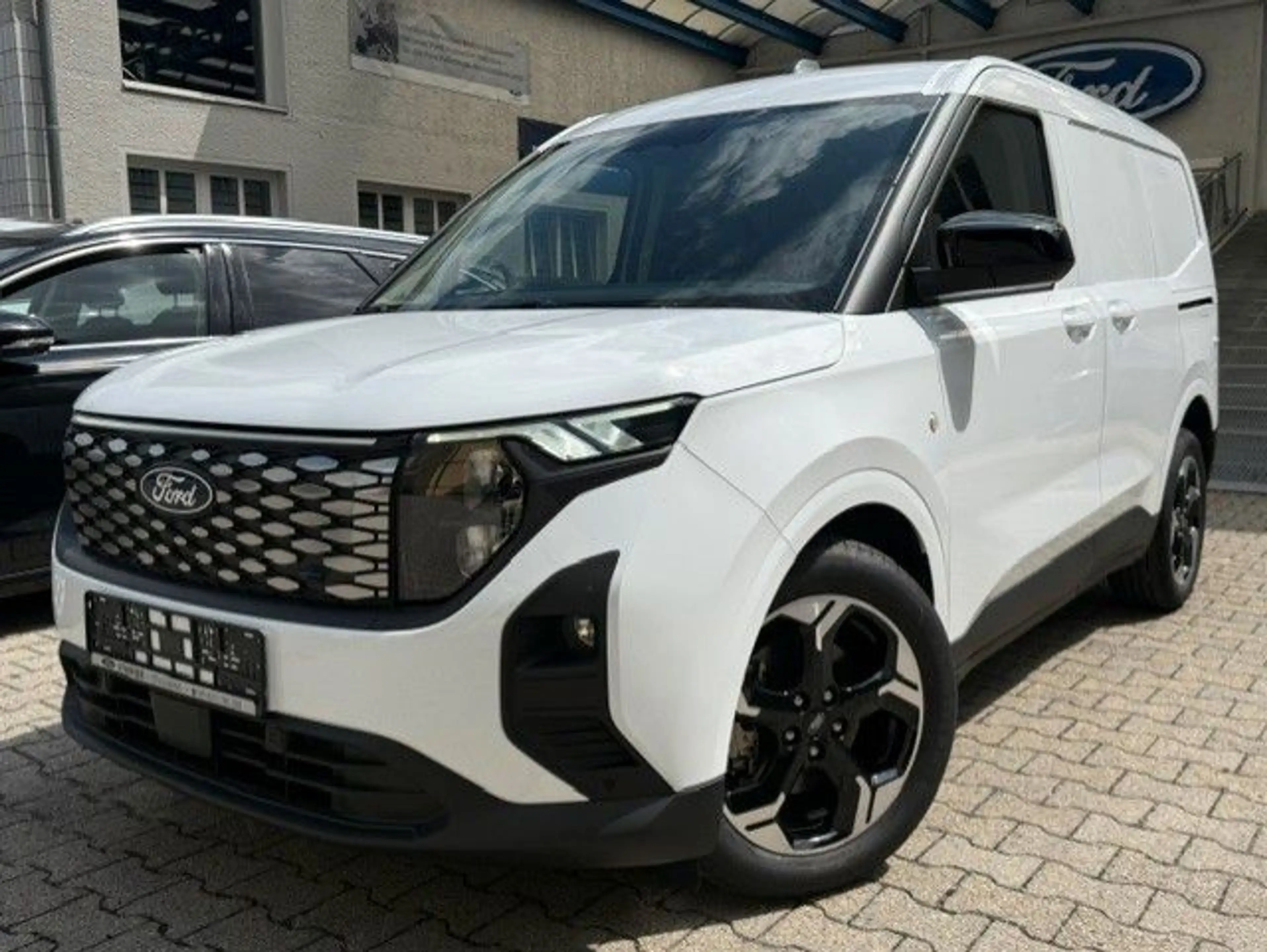 Ford Transit Courier BEV 46kWh Limited NAVI/SHZ/KAM — photo 3