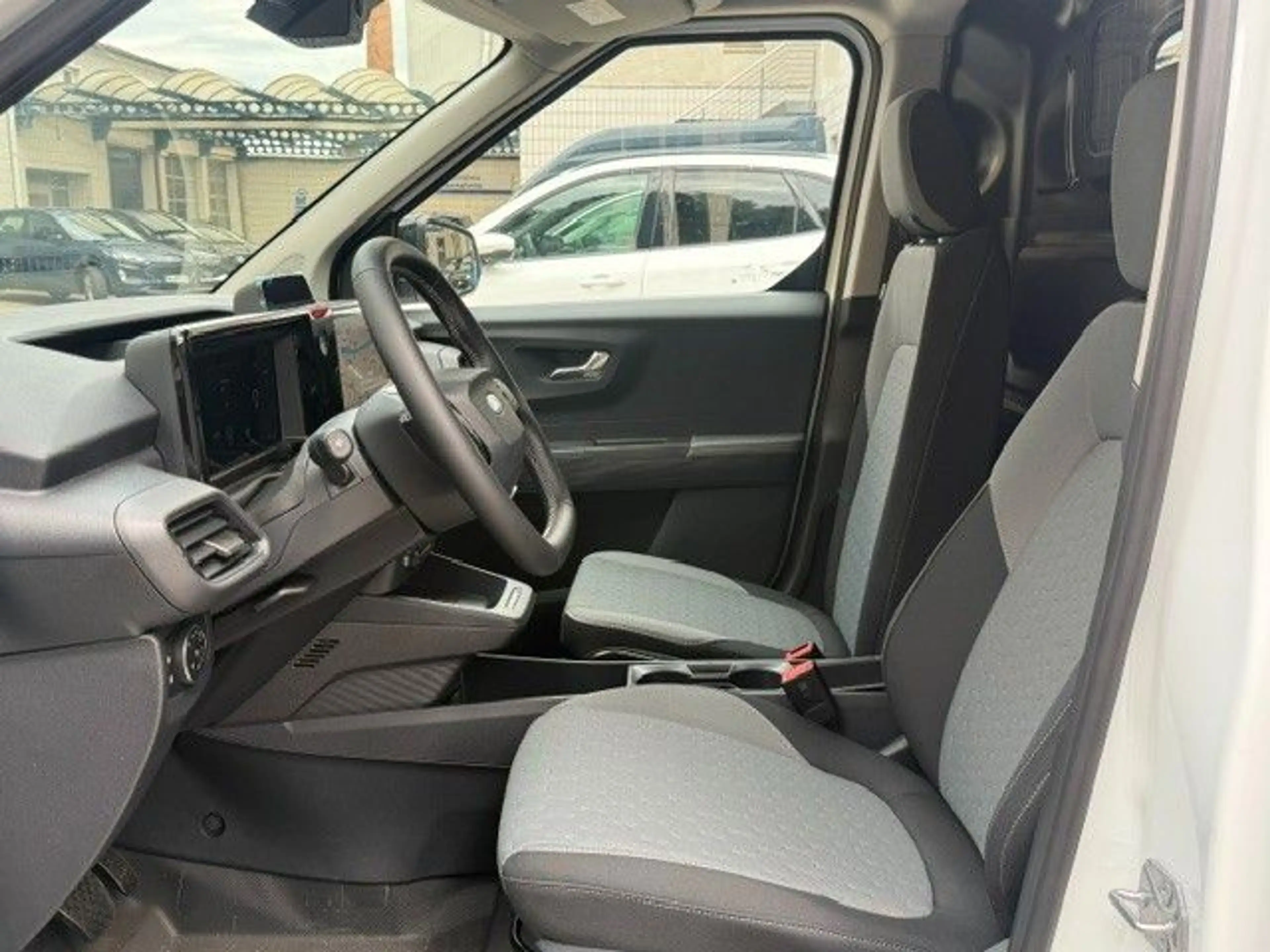 Ford Transit Courier BEV 46kWh Limited NAVI/SHZ/KAM — photo 12