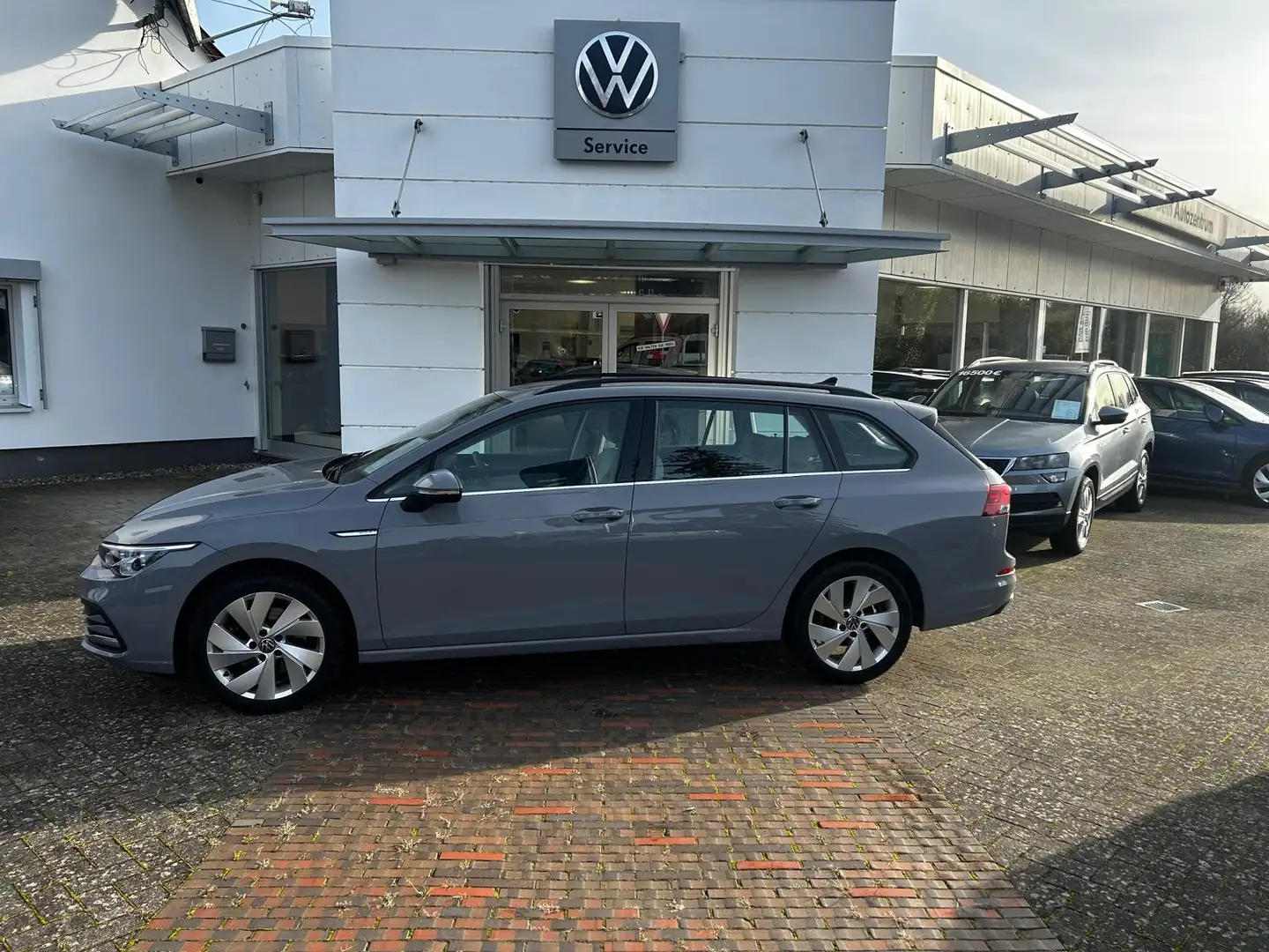 Volkswagen Golf Variant 8 CG Variant 2.0 TSI DSG Style Grau - 2