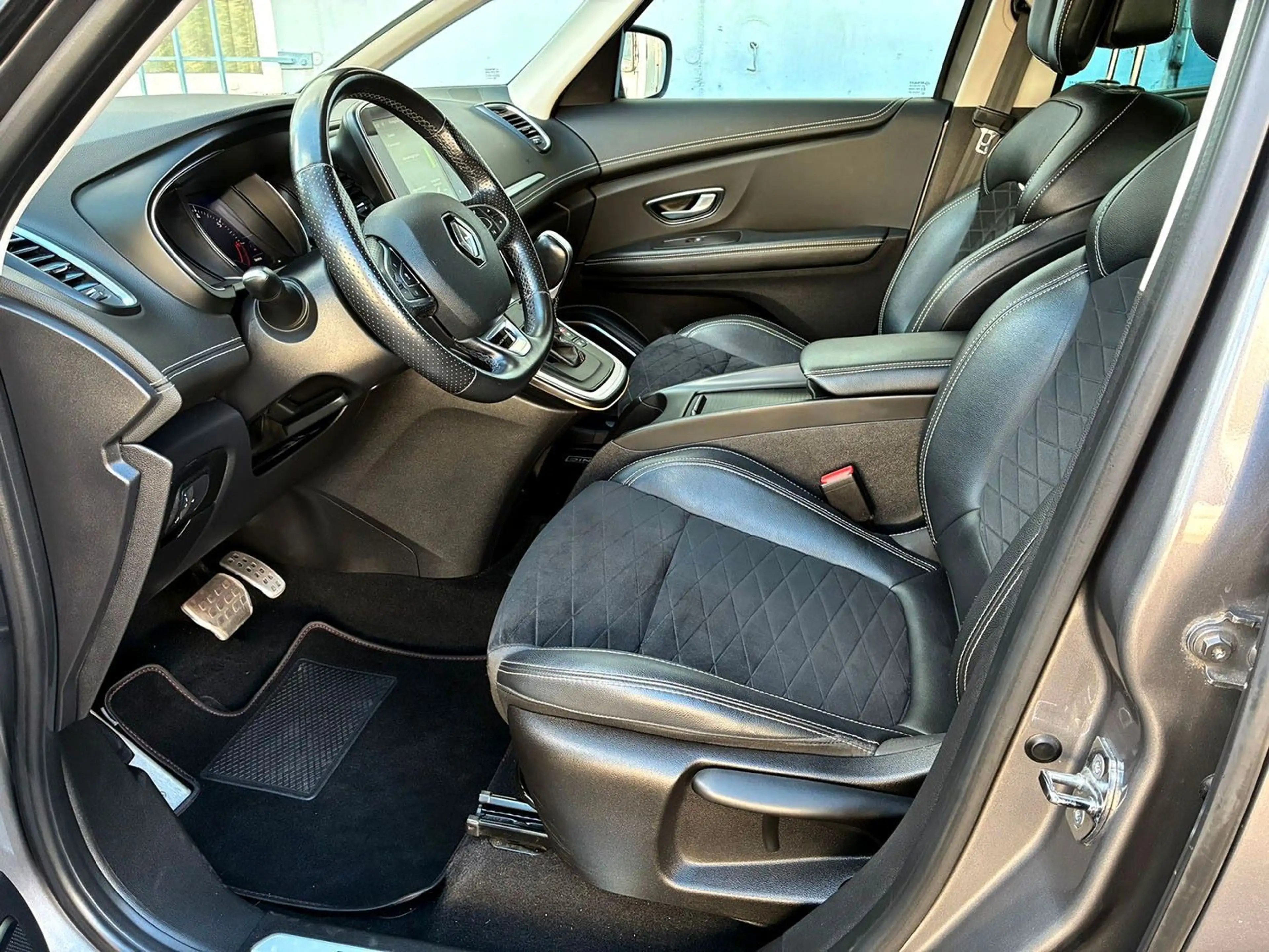 Renault Scenic IV Grand Black Edition | 1. HAND 7 SITZE — photo 7