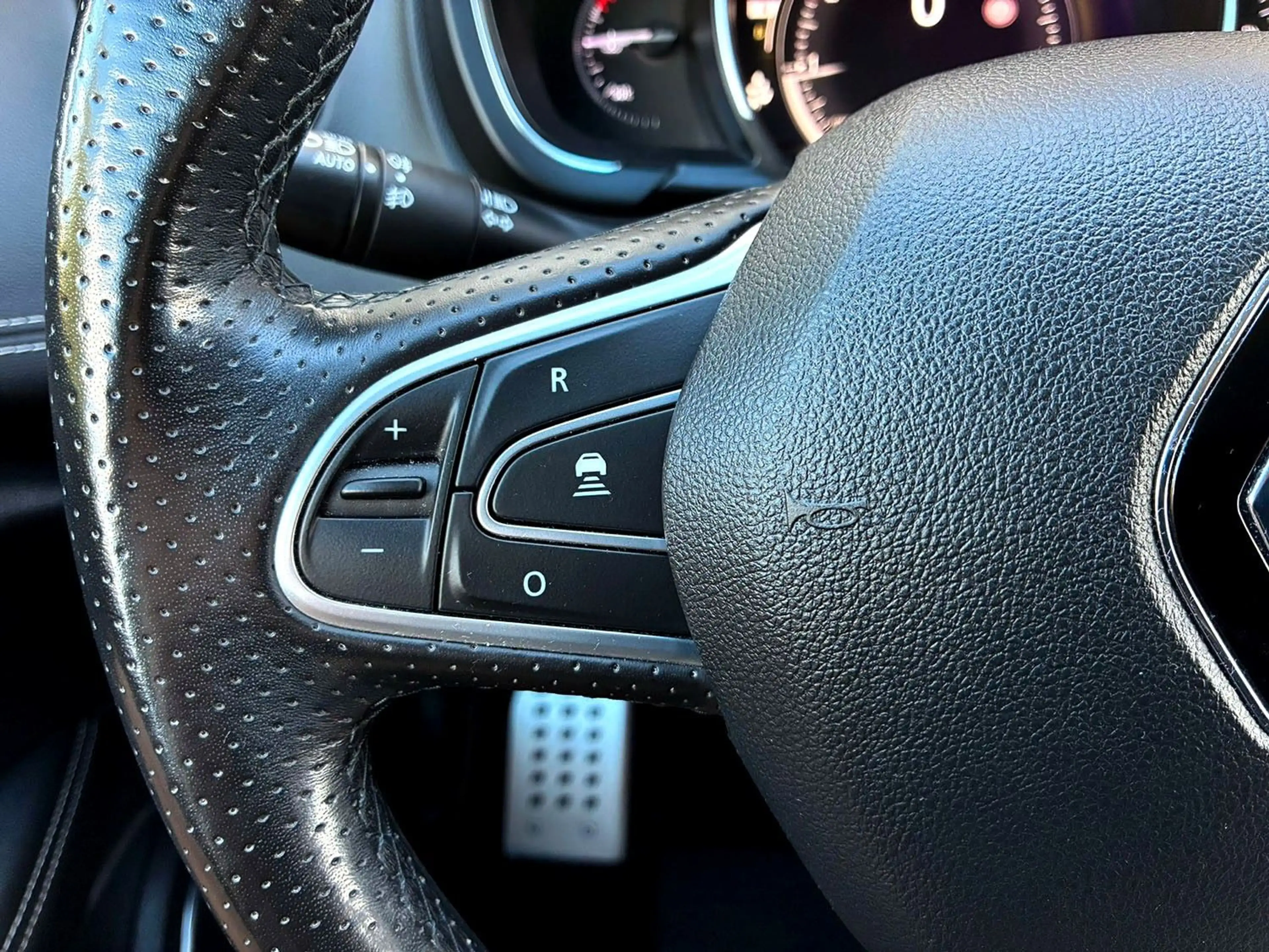 Renault Scenic IV Grand Black Edition | 1. HAND 7 SITZE — photo 11
