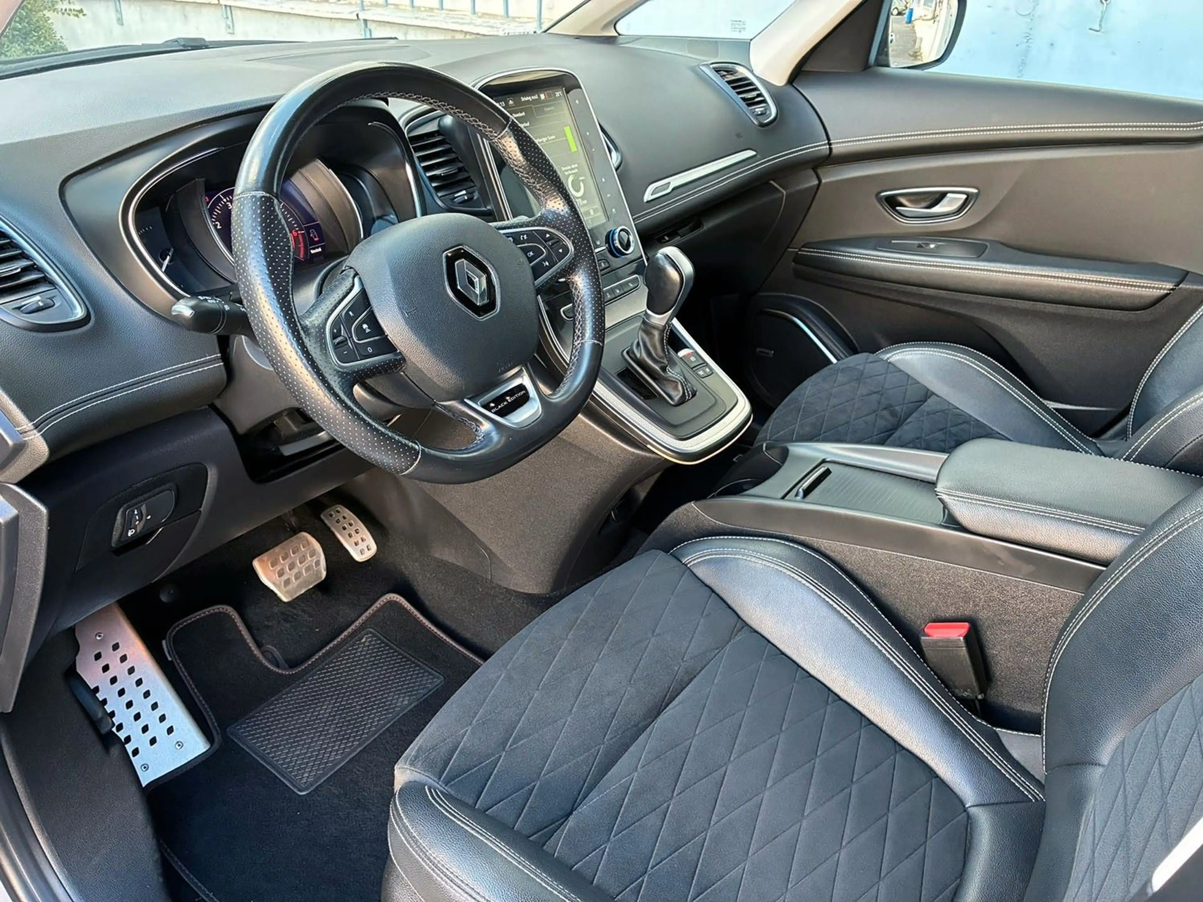 Renault Scenic IV Grand Black Edition | 1. HAND 7 SITZE — photo 8