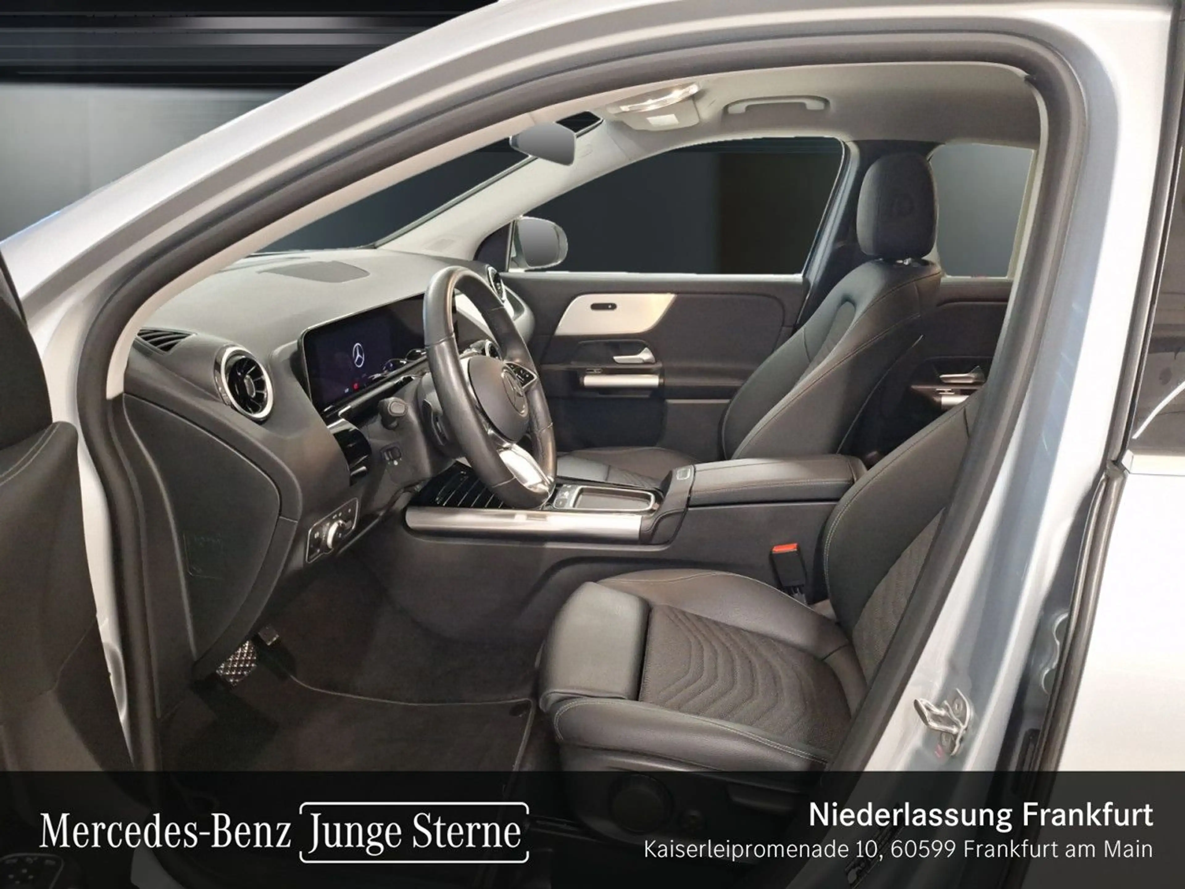 Mercedes-Benz GLA 180 PROGRESSIVE+MULTIBEAM+KAMERA+TOTW+7G — photo 11