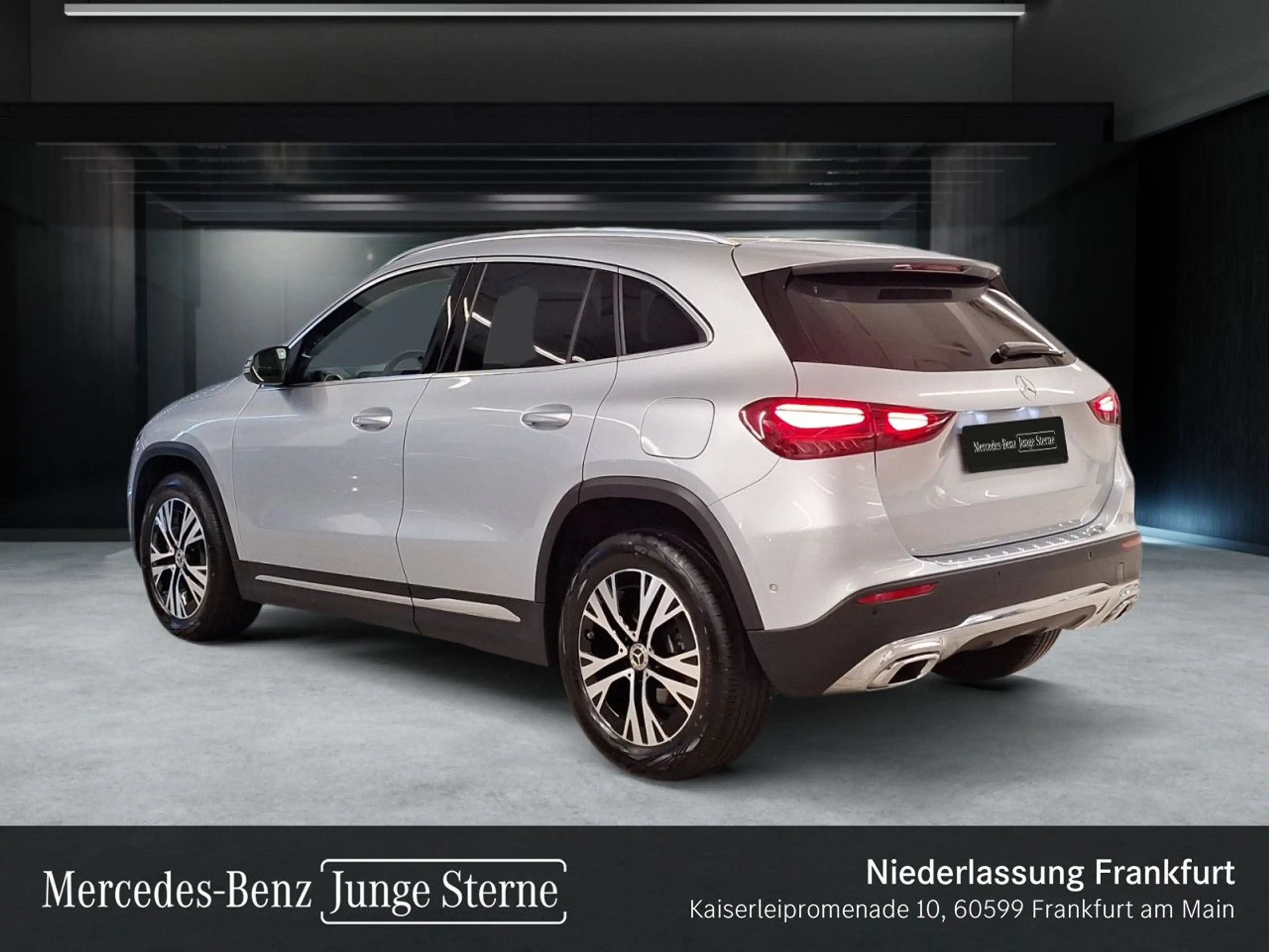 Mercedes-Benz GLA 180 PROGRESSIVE+MULTIBEAM+KAMERA+TOTW+7G — photo 8