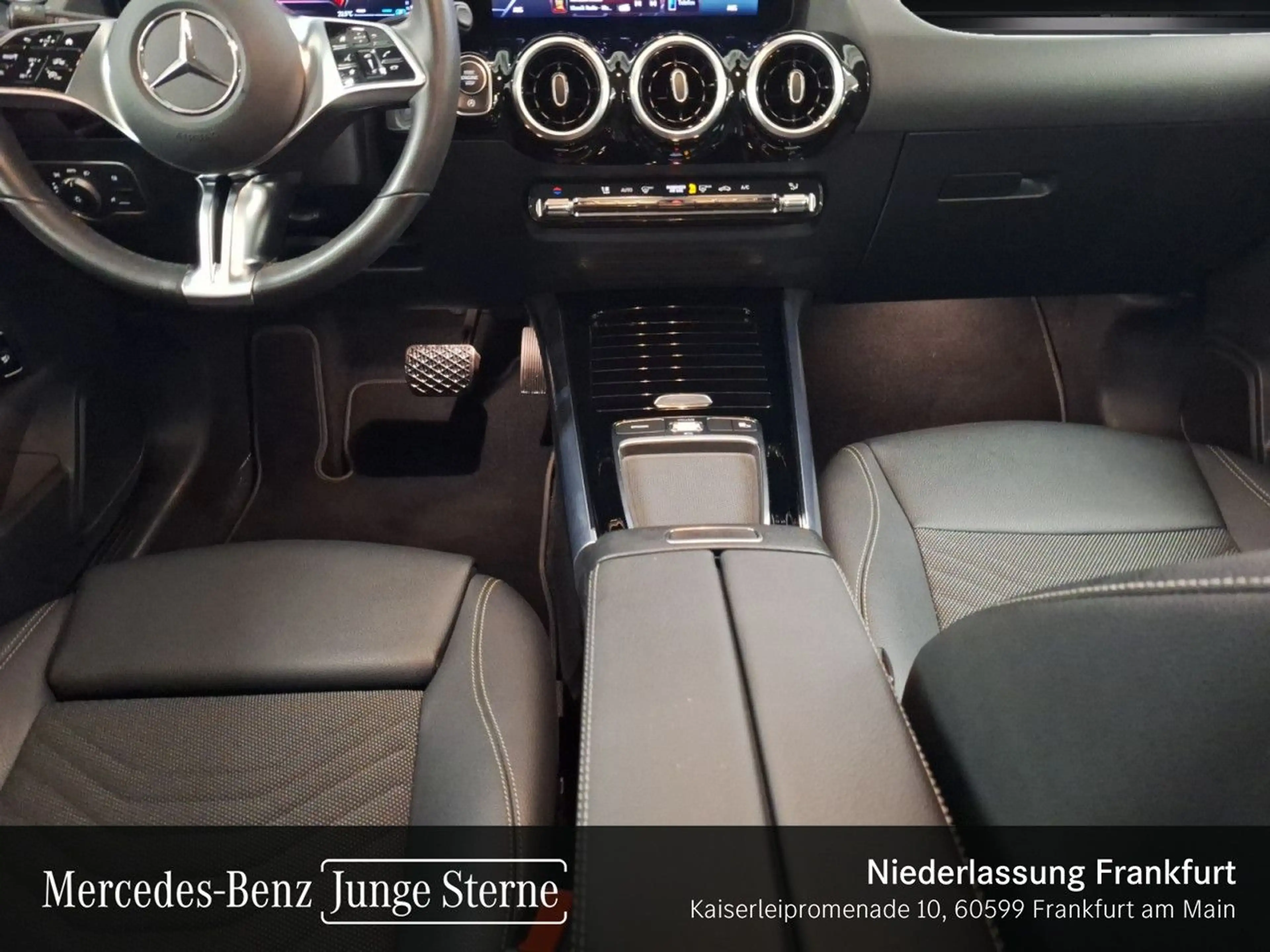 Mercedes-Benz GLA 180 PROGRESSIVE+MULTIBEAM+KAMERA+TOTW+7G — photo 15