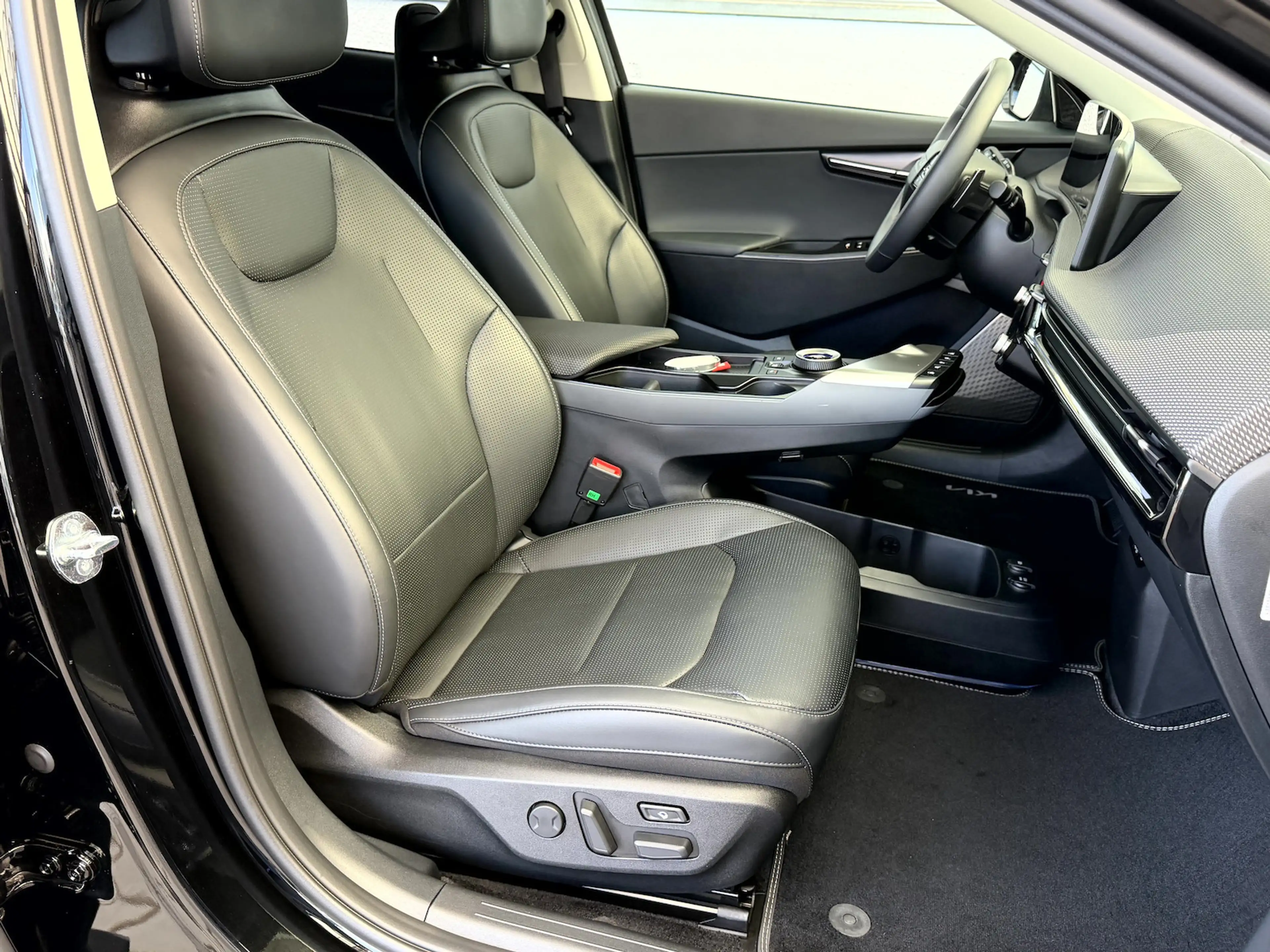 Kia EV6 84 EARTH | RWD | DRI | COM | ASS | SOU | WP — photo 12