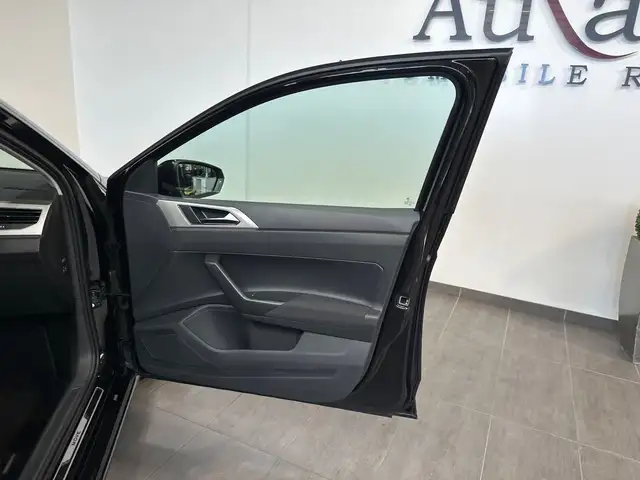 Volkswagen Polo view 7