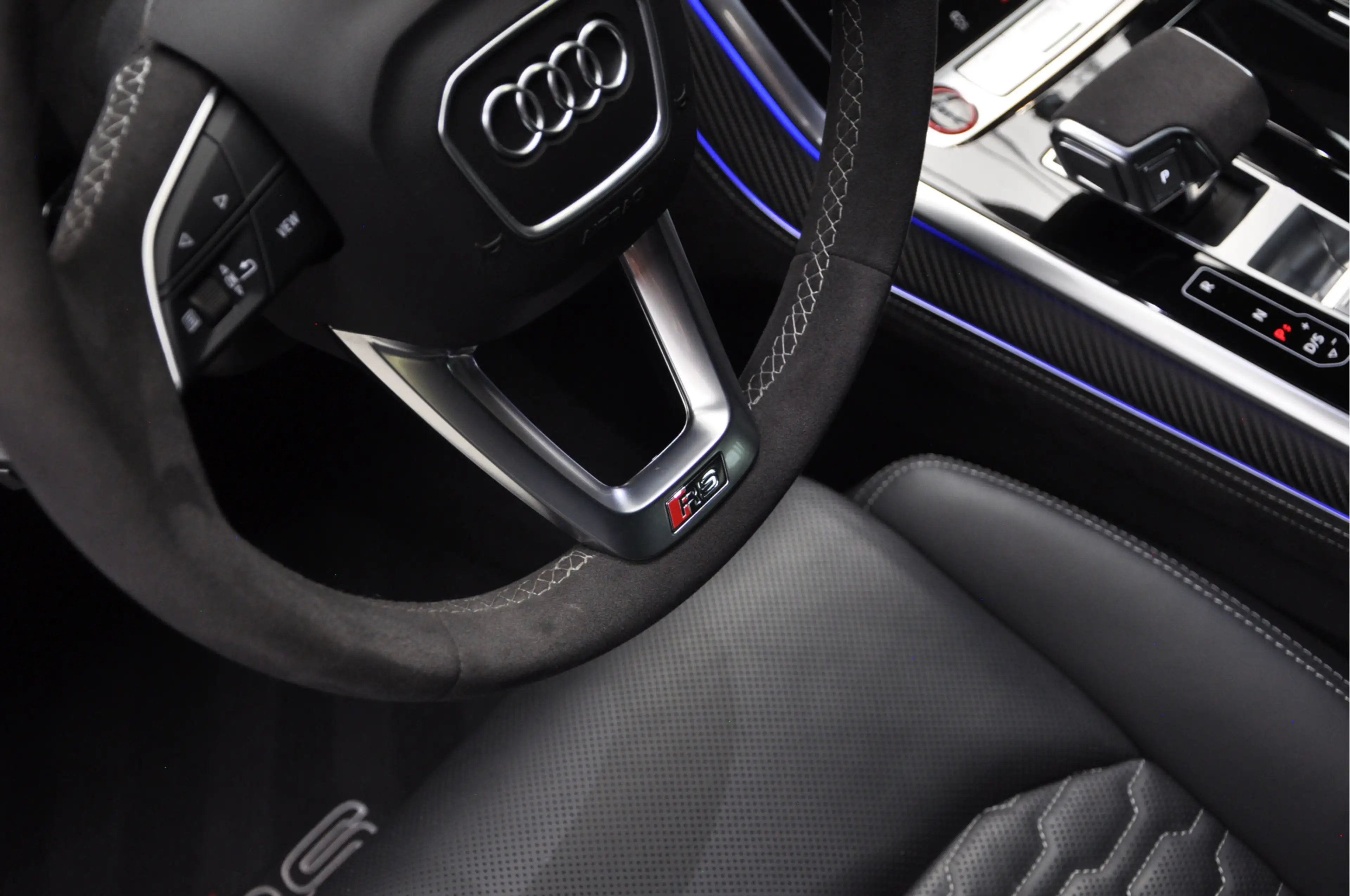 Audi RS Q8 4.0 TFSI B&O Ceramic HUD Massage Carbon Softclose — photo 29