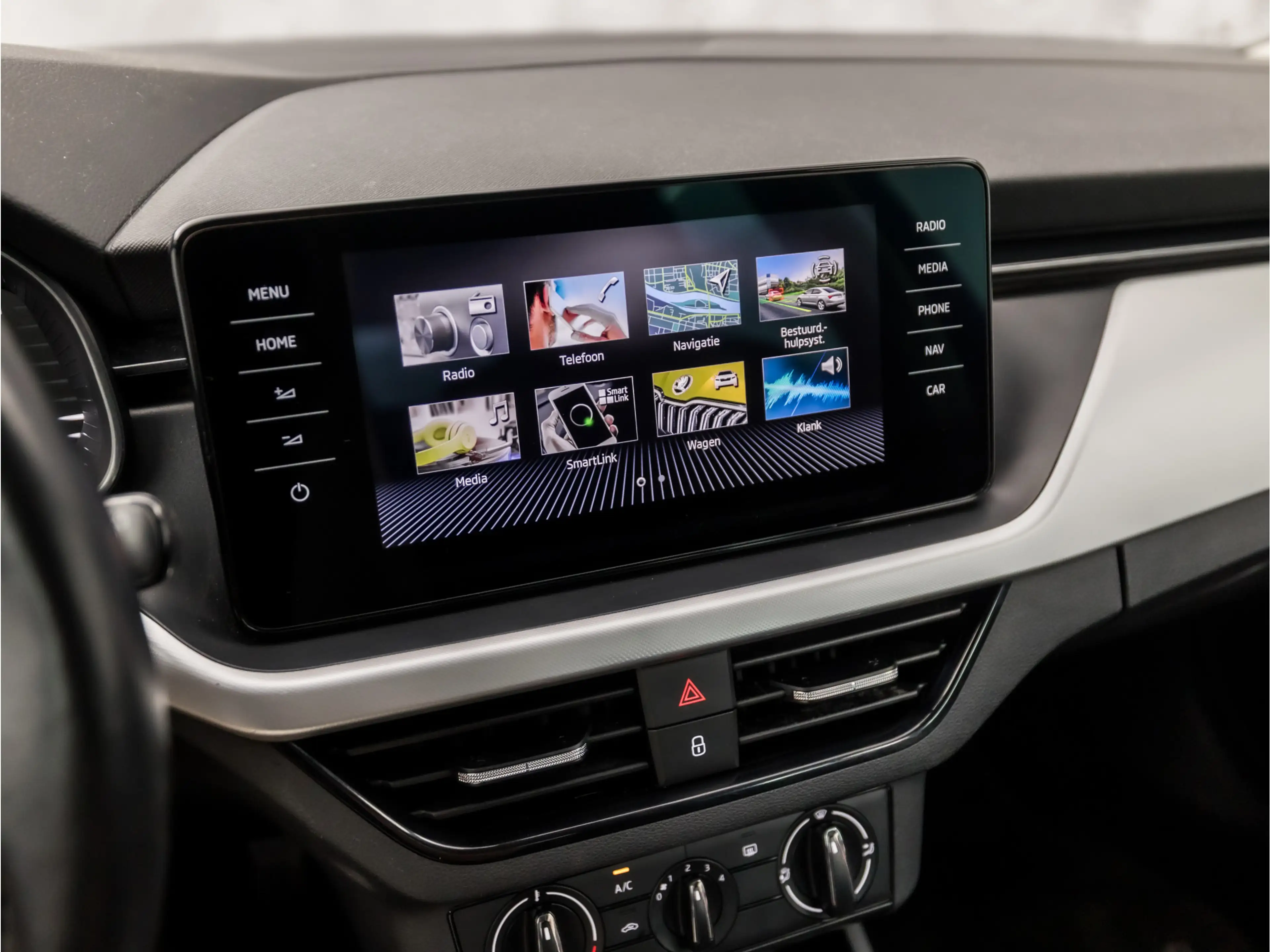 Skoda Kamiq 1.0 TSI Black Sport (VIRTUAL COCKPIT, APPLE CARPLA — photo 26