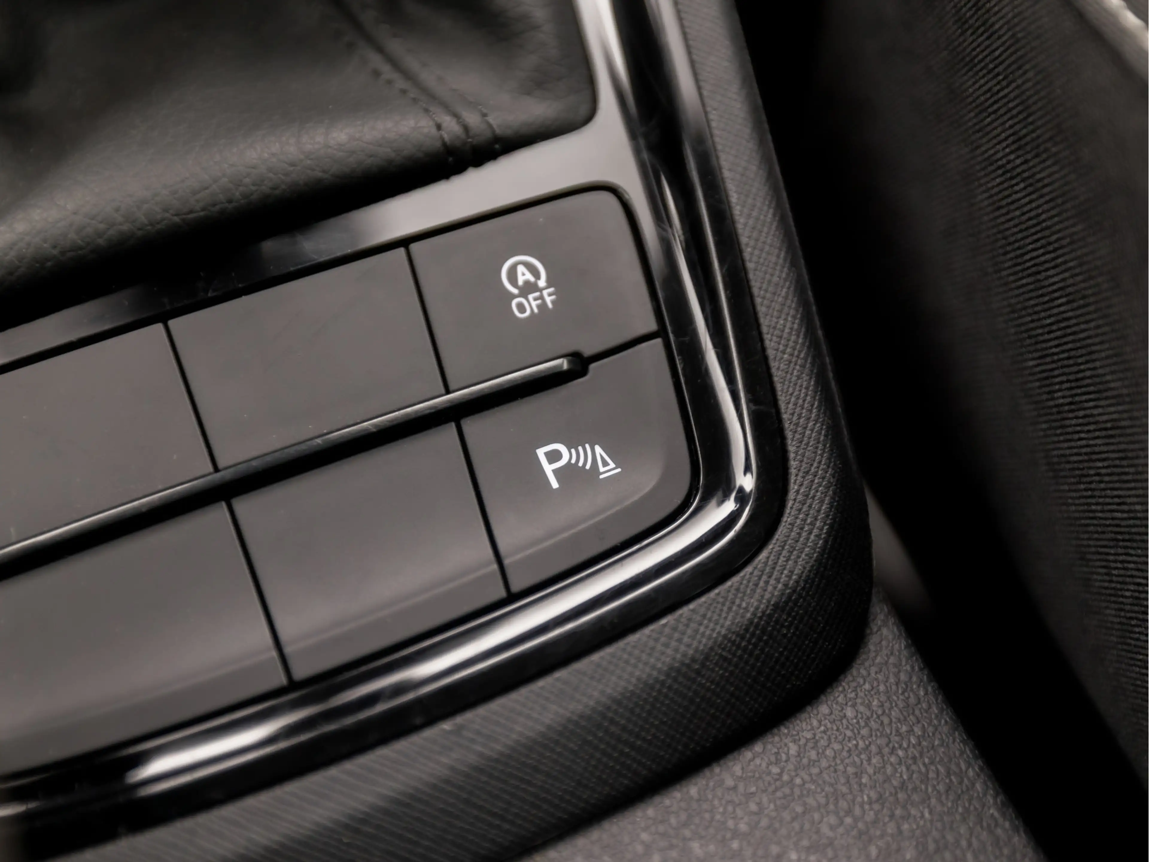 Skoda Kamiq 1.0 TSI Black Sport (VIRTUAL COCKPIT, APPLE CARPLA — photo 24