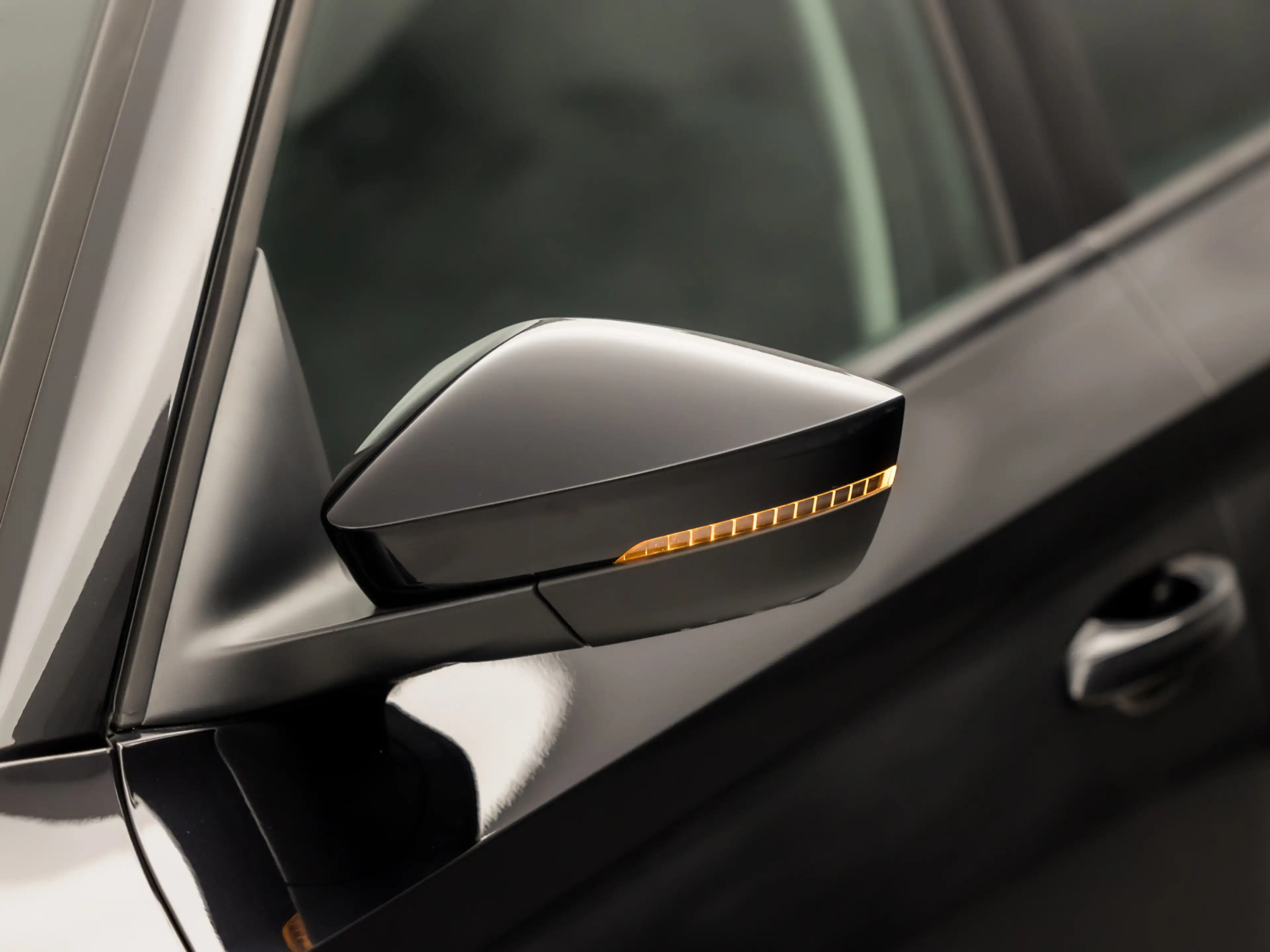 Skoda Kamiq 1.0 TSI Black Sport (VIRTUAL COCKPIT, APPLE CARPLA — photo 34