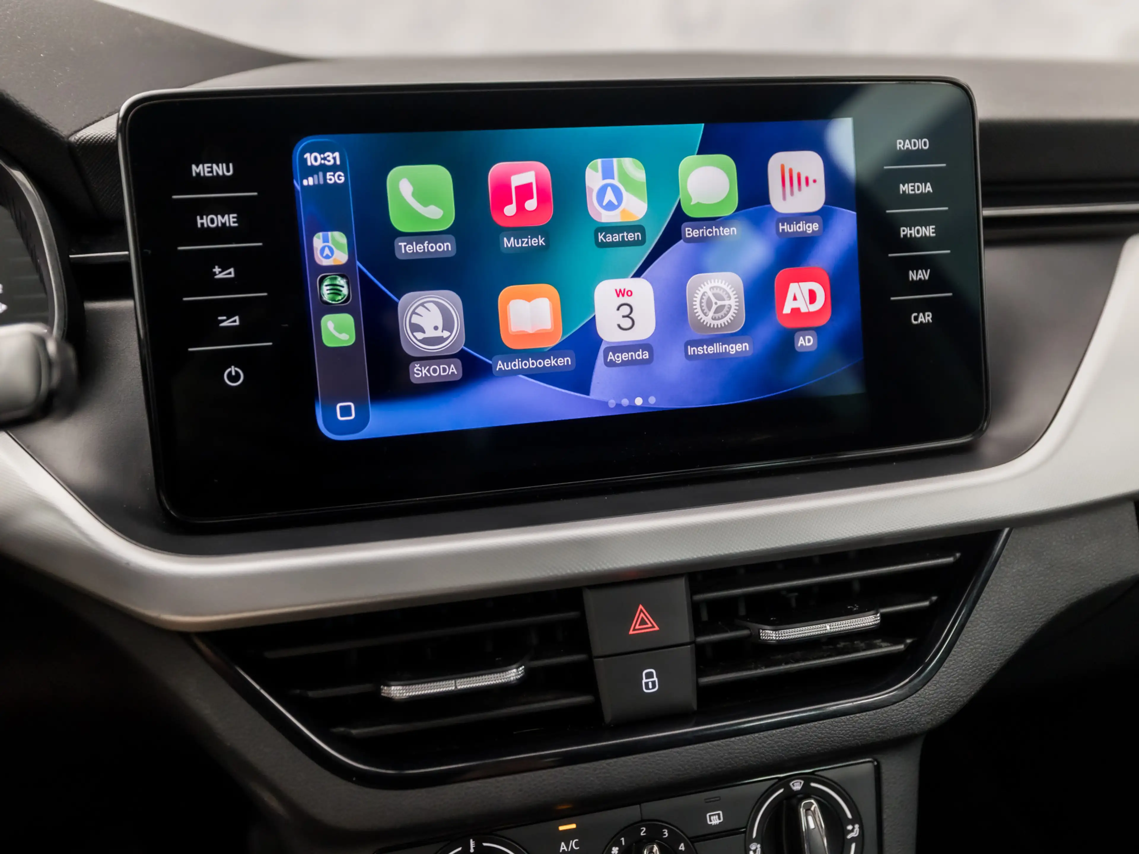 Skoda Kamiq 1.0 TSI Black Sport (VIRTUAL COCKPIT, APPLE CARPLA — photo 8
