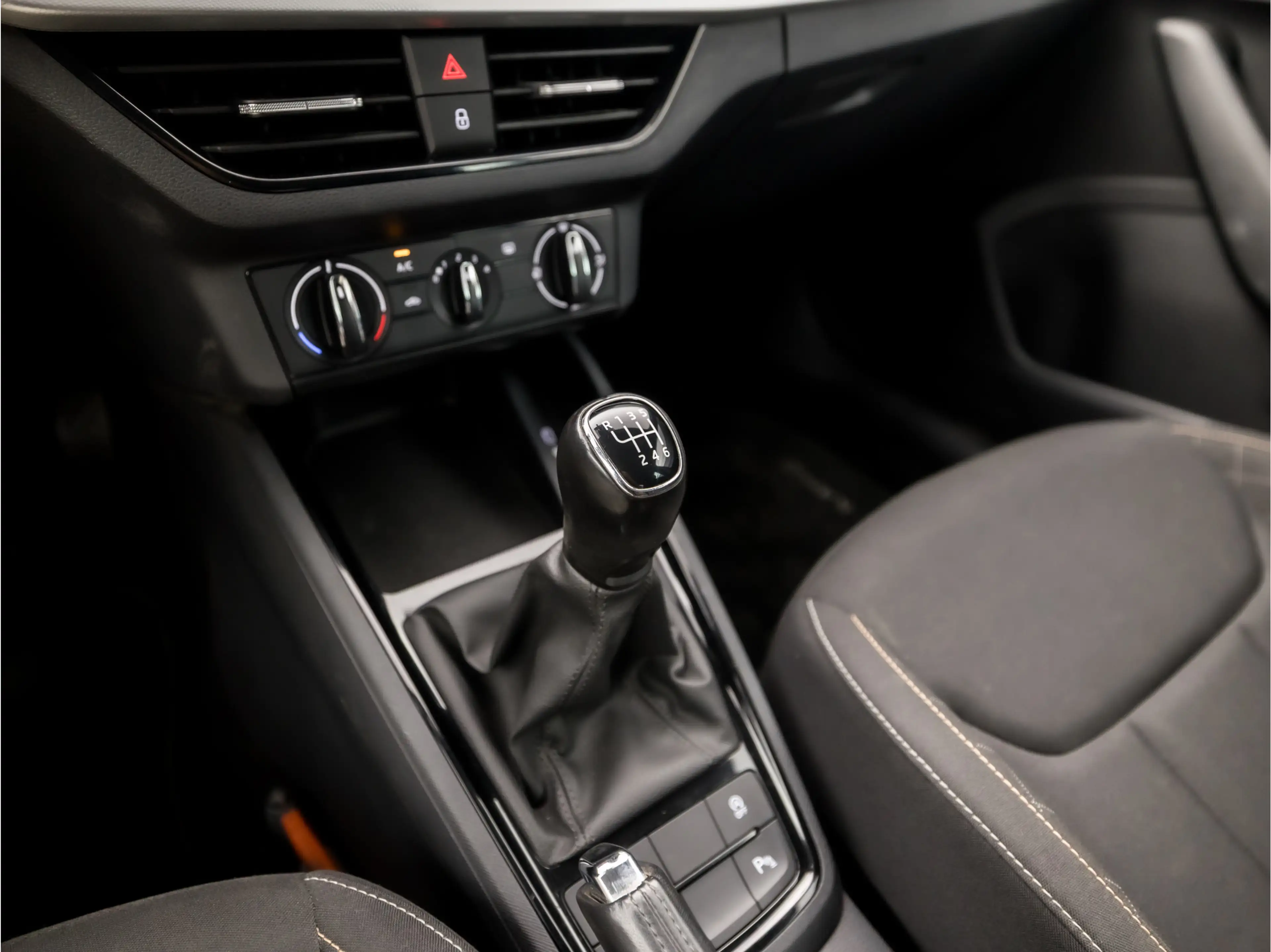 Skoda Kamiq 1.0 TSI Black Sport (VIRTUAL COCKPIT, APPLE CARPLA — photo 10