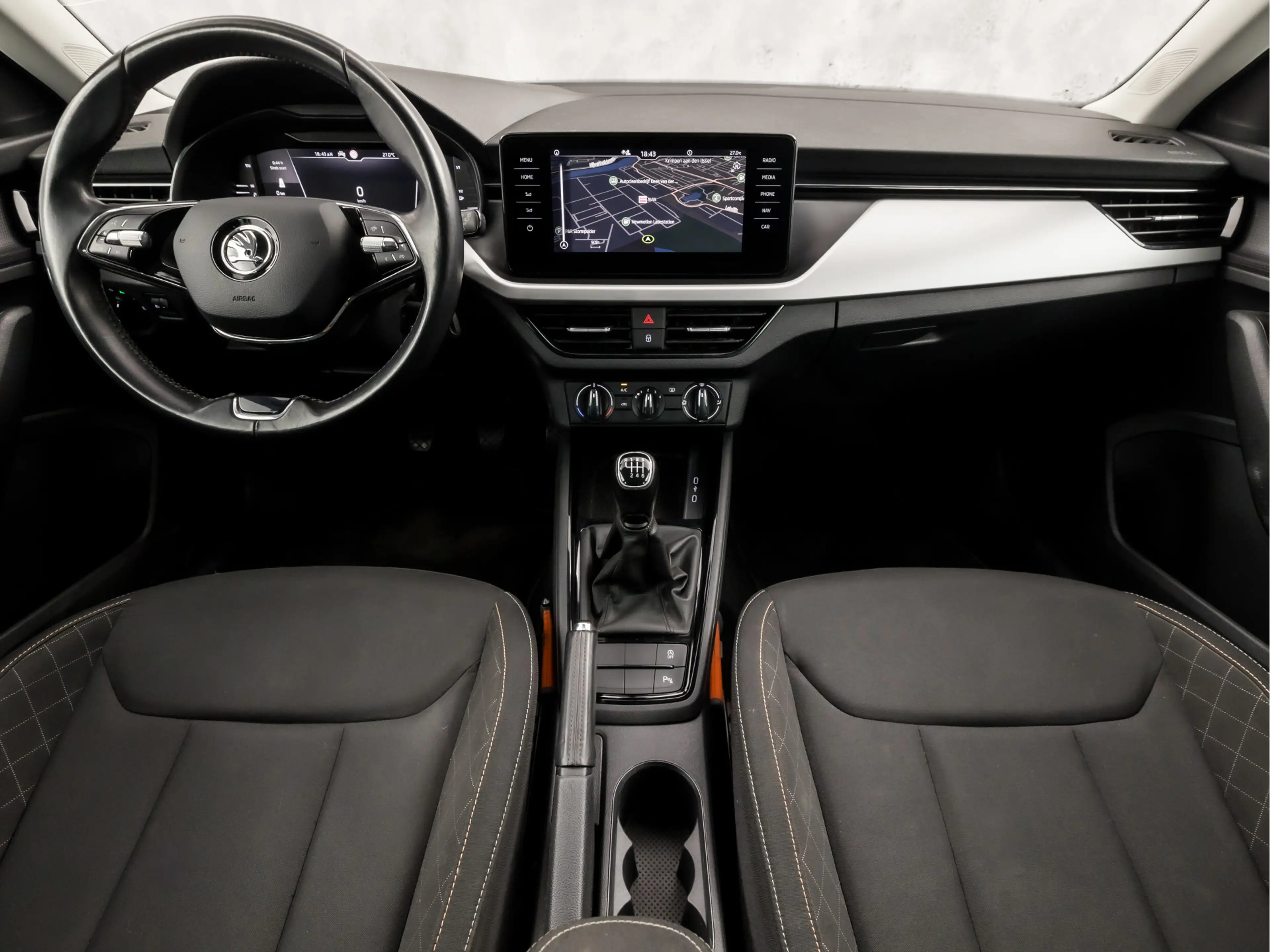Skoda Kamiq 1.0 TSI Black Sport (VIRTUAL COCKPIT, APPLE CARPLA — photo 6