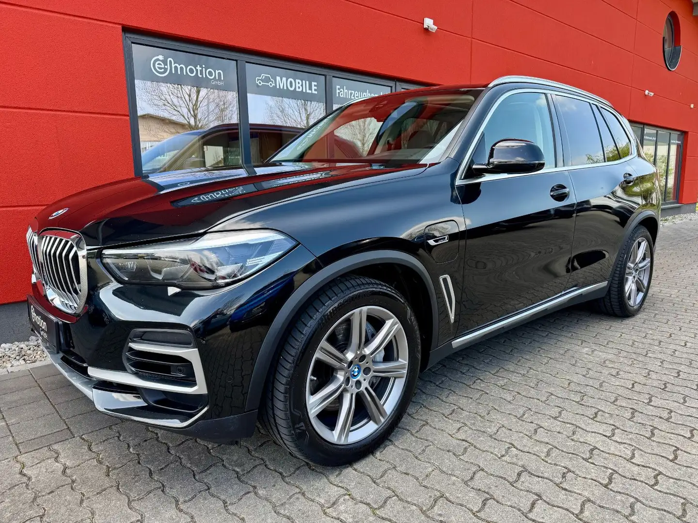 BMW X5 xDrive 45e xLine*Leder*PanoSD*20"DrivA*Memory Noir - 1