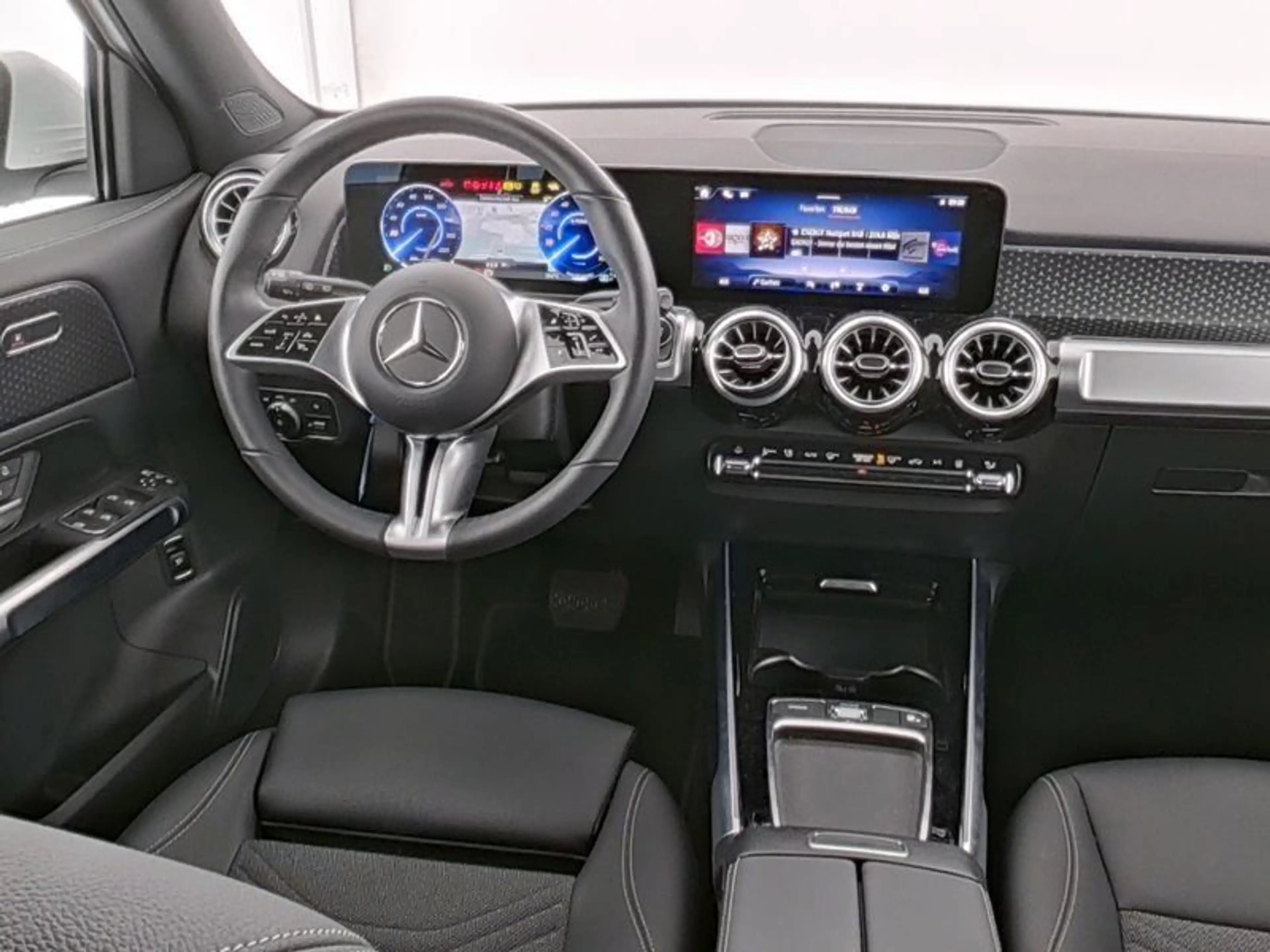 Mercedes-Benz EQB 250 PROGR-ADVANCED WINTER KAMERA TOTWINKEL — photo 8
