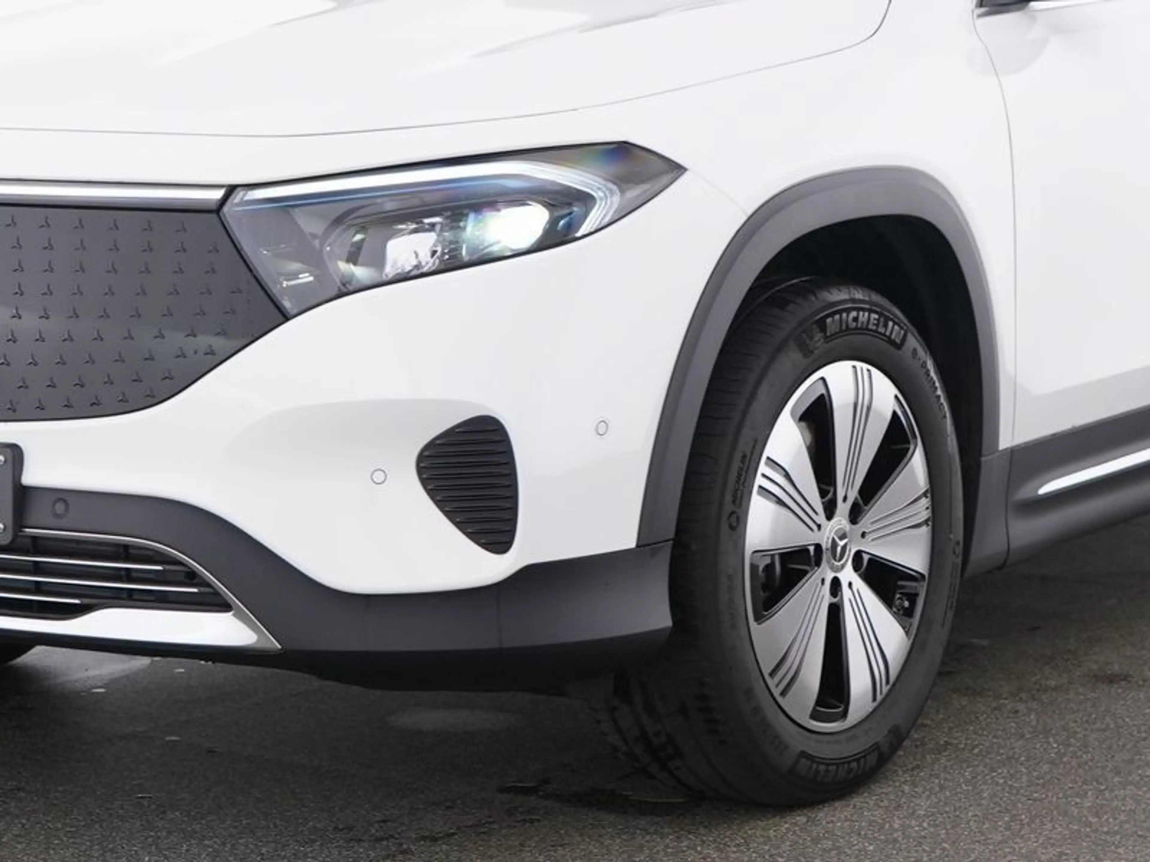 Mercedes-Benz EQB 250 PROGR-ADVANCED WINTER KAMERA TOTWINKEL — photo 3