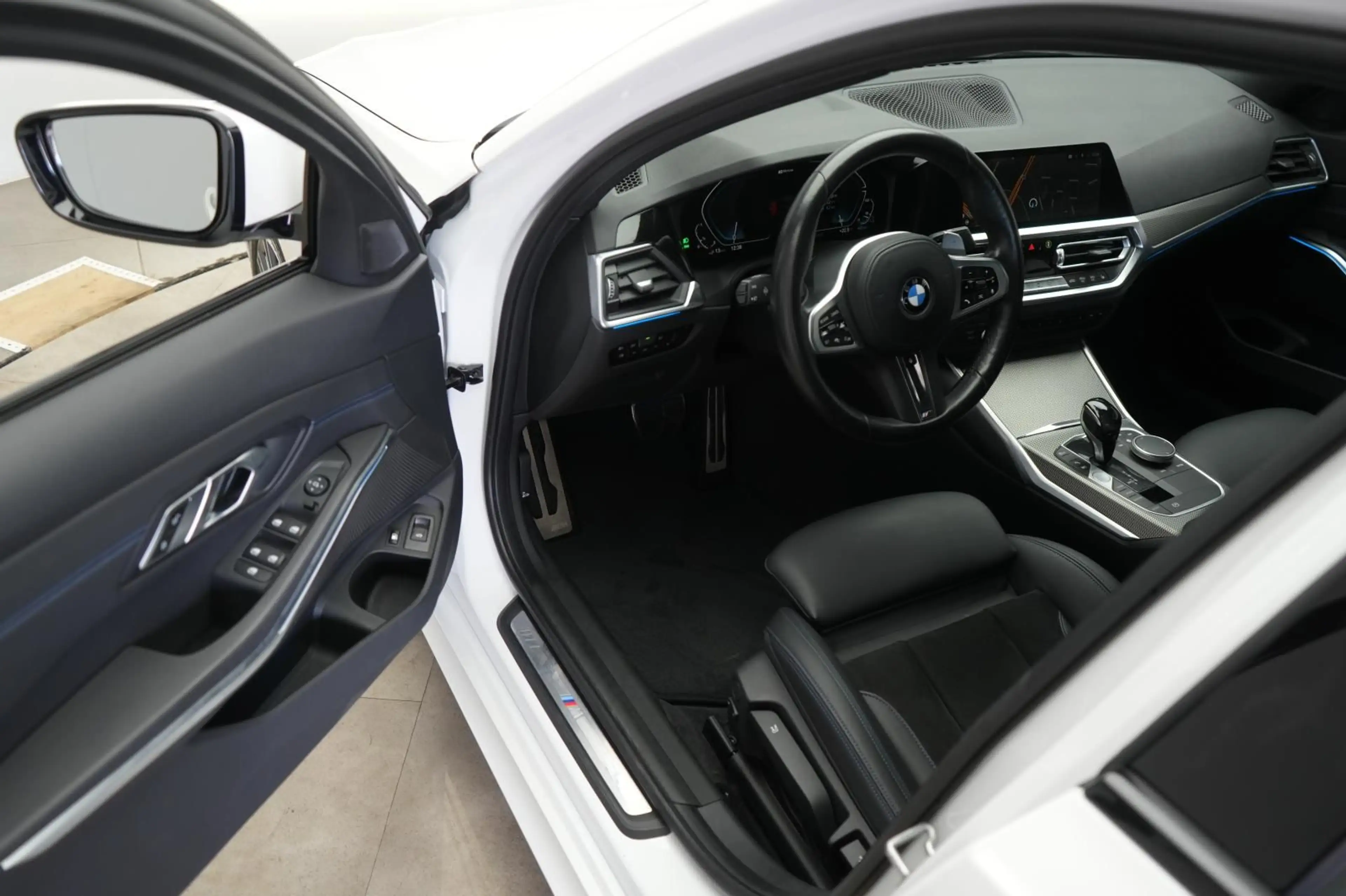 BMW 330 e M Sport CarPlay/ACC/Kamera/Virtual/Lane — photo 13