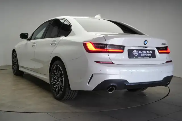 BMW 3 Series view 6