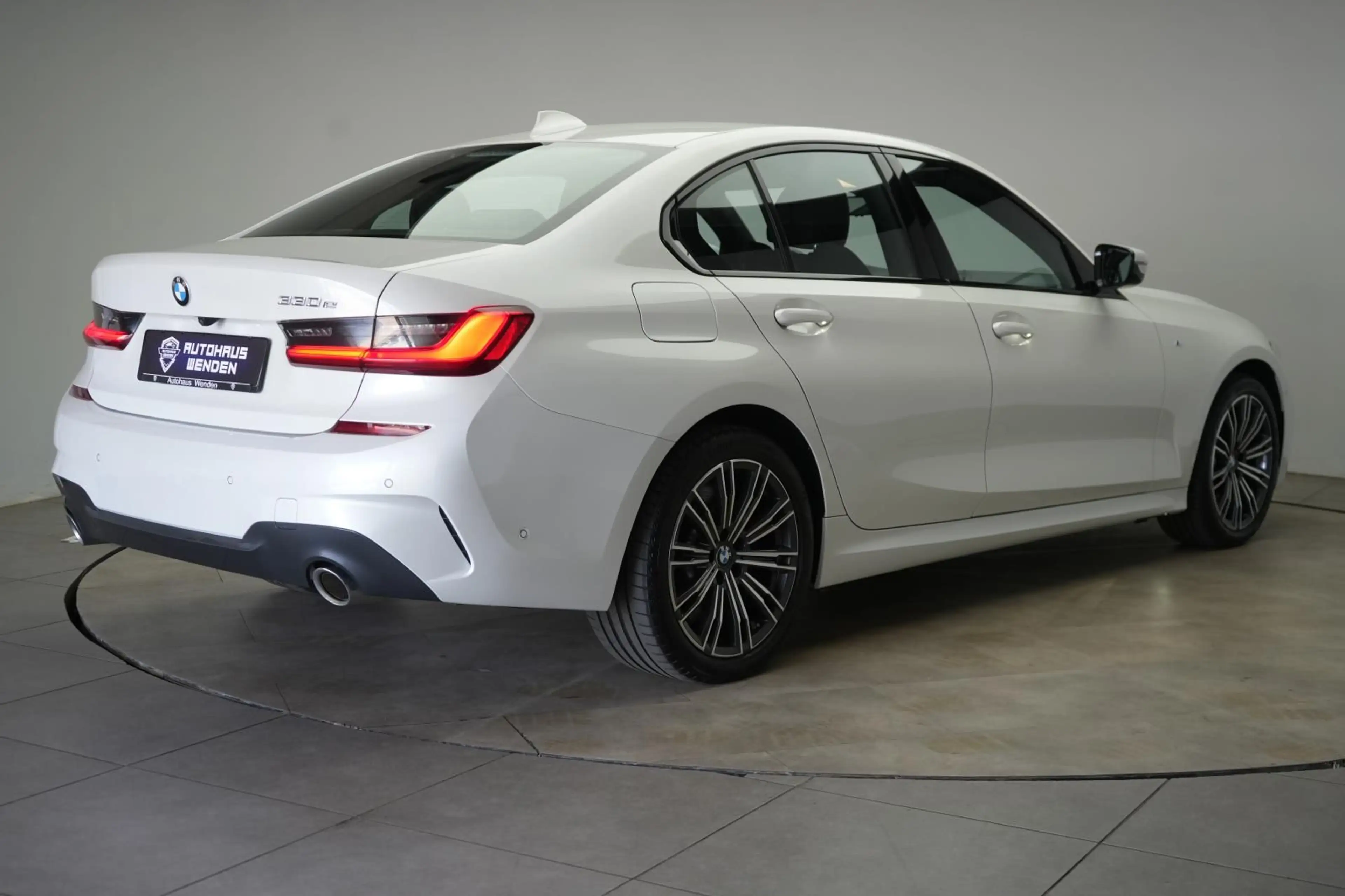 BMW 330 e M Sport CarPlay/ACC/Kamera/Virtual/Lane — photo 6