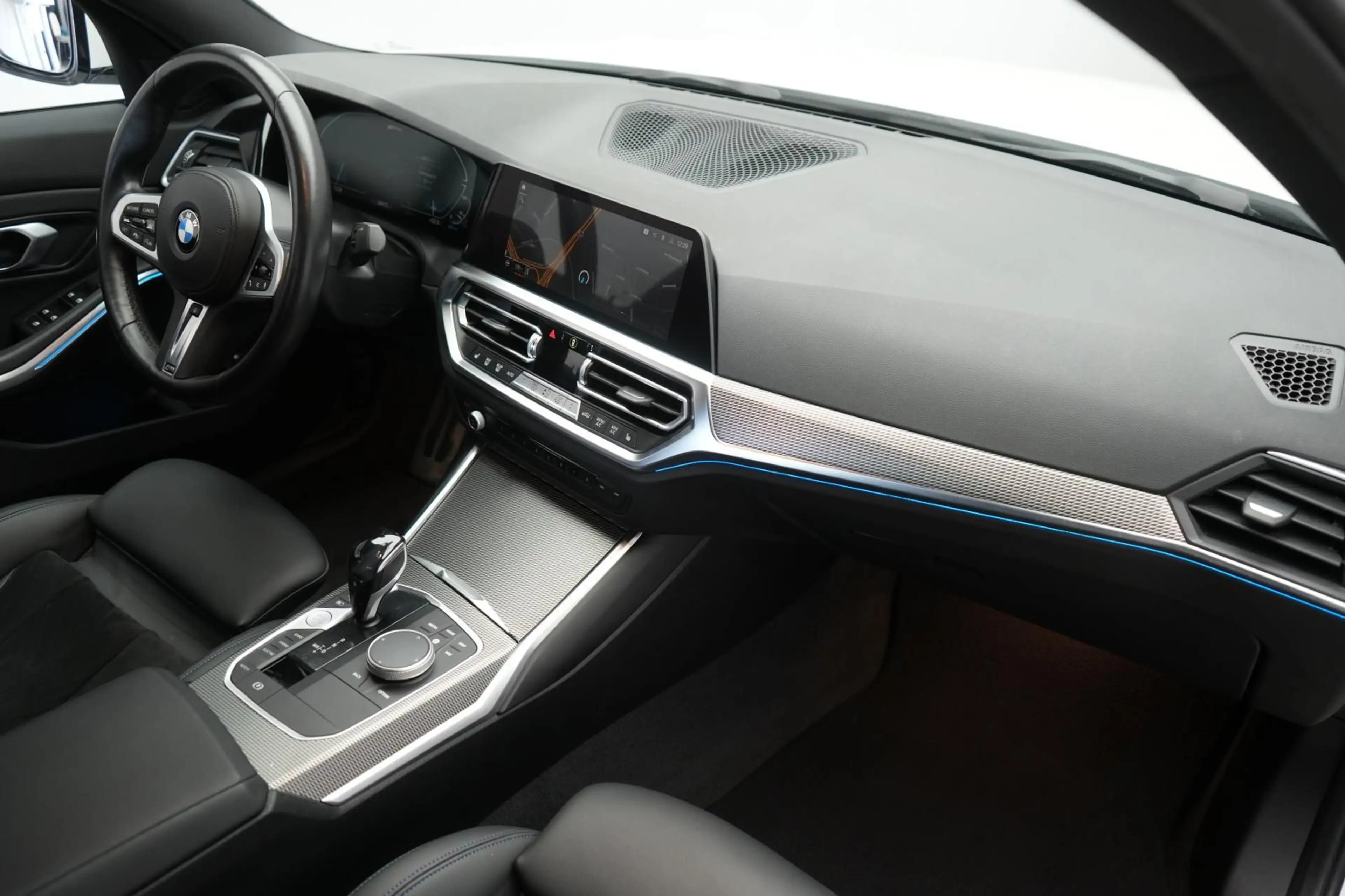 BMW 330 e M Sport CarPlay/ACC/Kamera/Virtual/Lane — photo 8