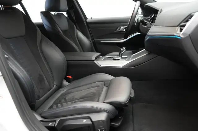 BMW 3 Series view 7