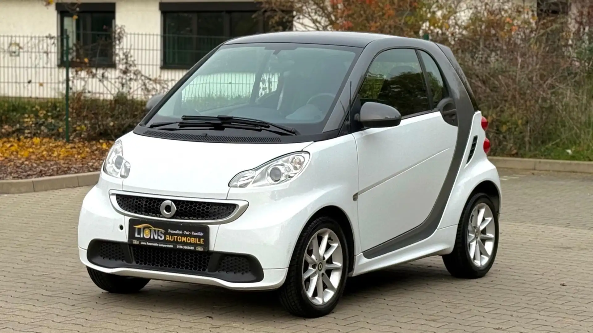 smart forTwo coupe Micro Hybrid Drive/TÜV NEU/SHZ/ALU Weiß - 2