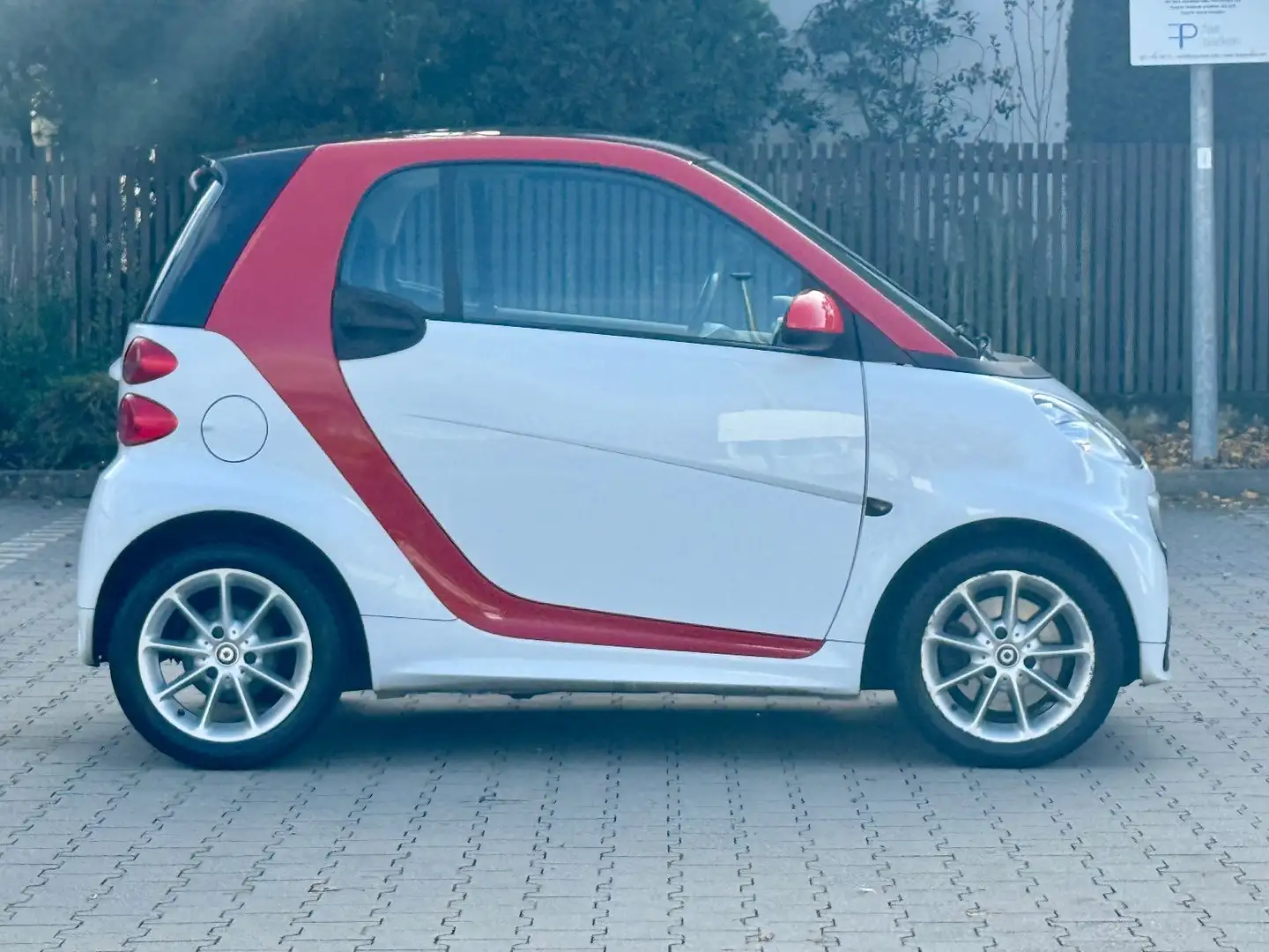 smart forTwo coupe Micro Hybrid Drive/TÜV NEU/SHZ/ALU Blanc - 2