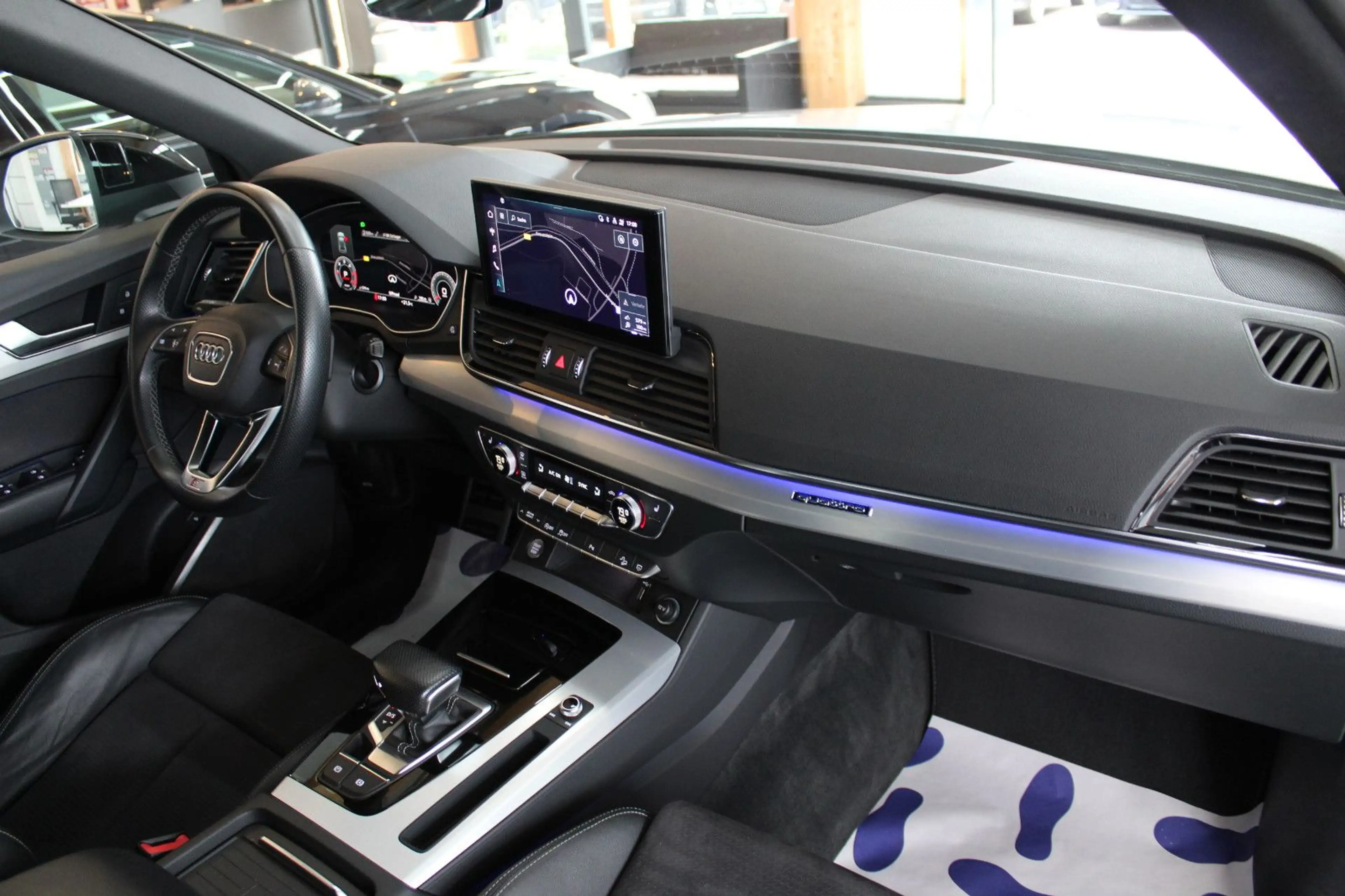 Audi Q5 Sportback 40 TDI quattro S tro S line sport — photo 11