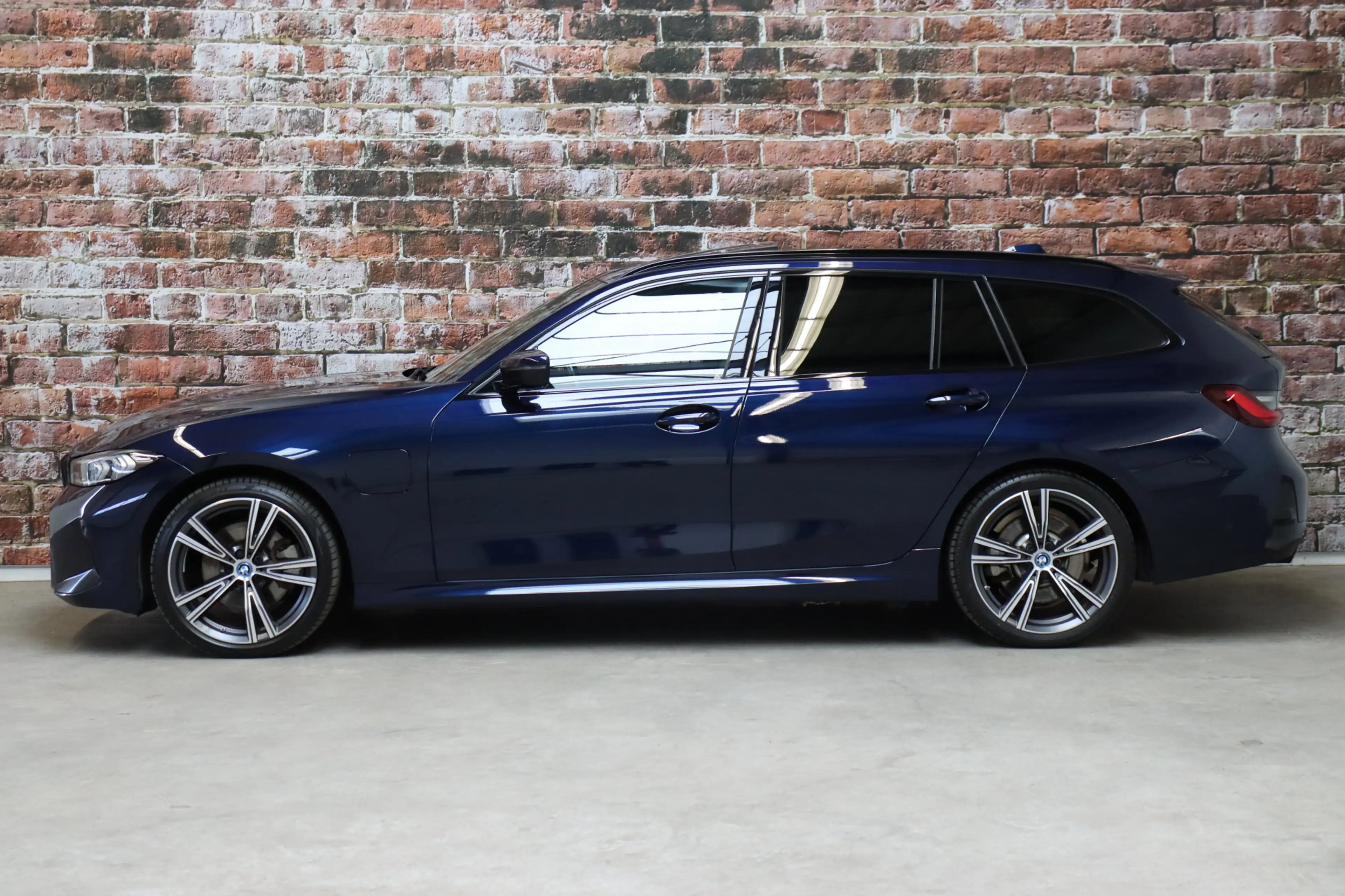 BMW 330 3 Serie Touring 330e High Executive M Sport Pakket — photo 3
