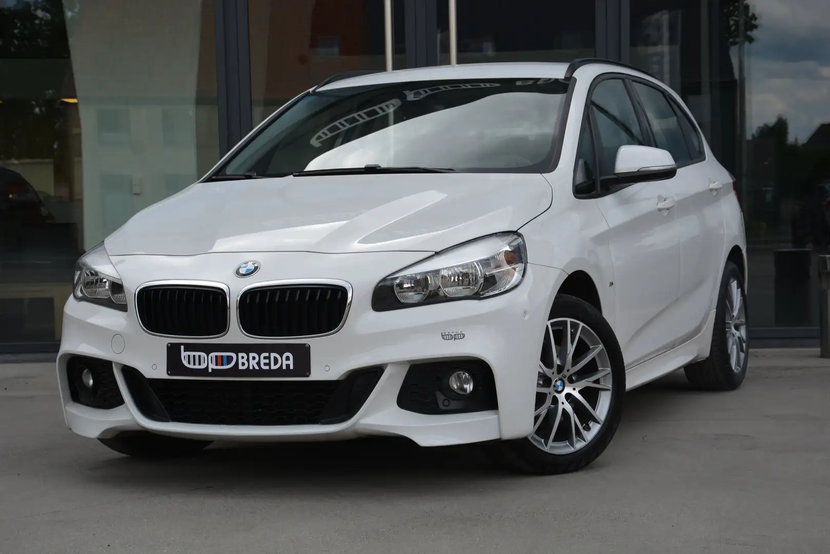 BMW 216 da Active Tourer/ M-Sport/ PDC/ Navi/ Leder/ 17" White - 2