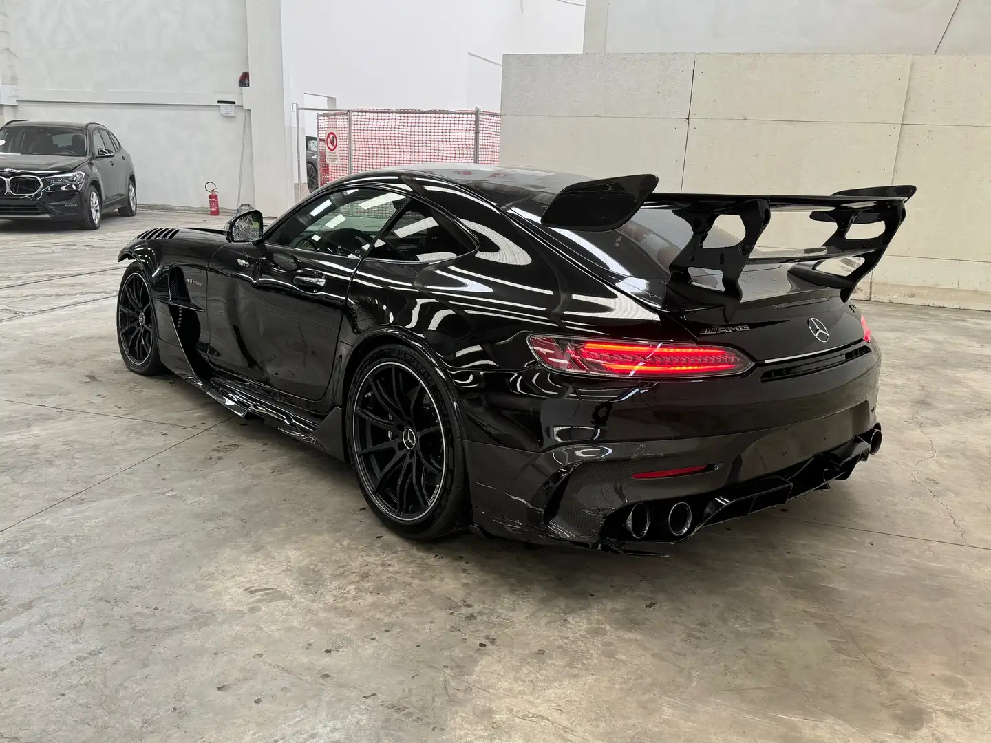 Mercedes-Benz AMG GT Black Series *LIMITED EDITION* Noir - 2