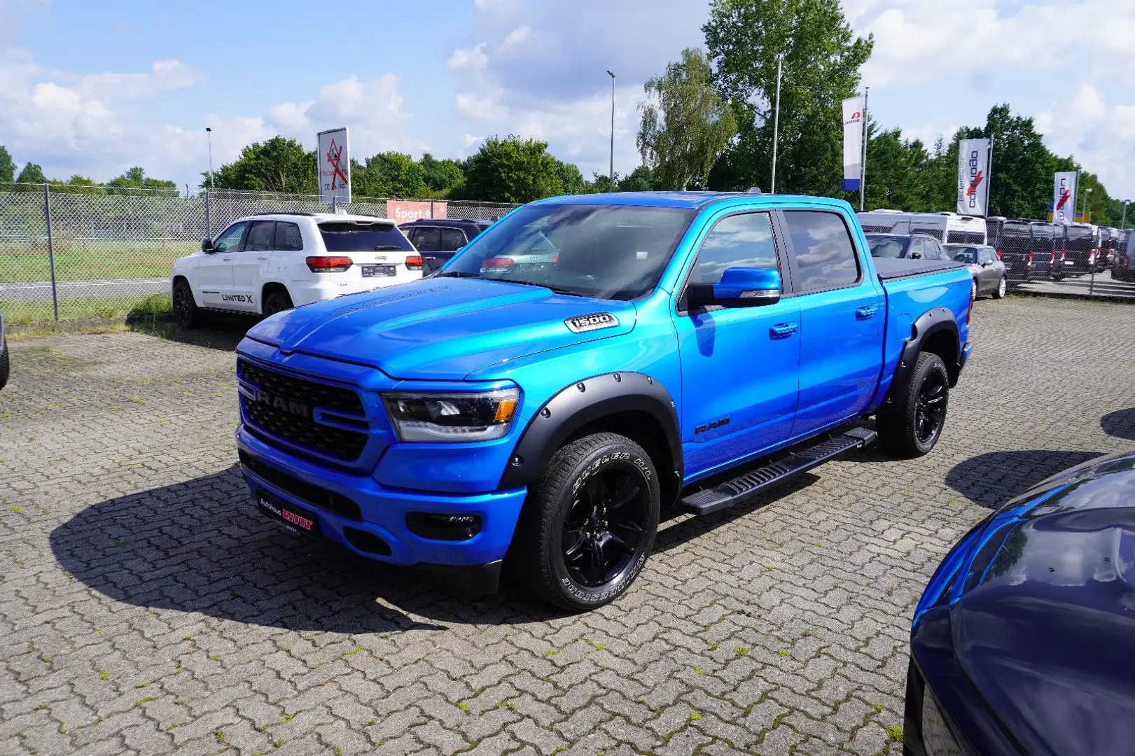 Dodge RAM Sport 4x4   ~Navi~Kam~LED~AHK~ Blau - 1