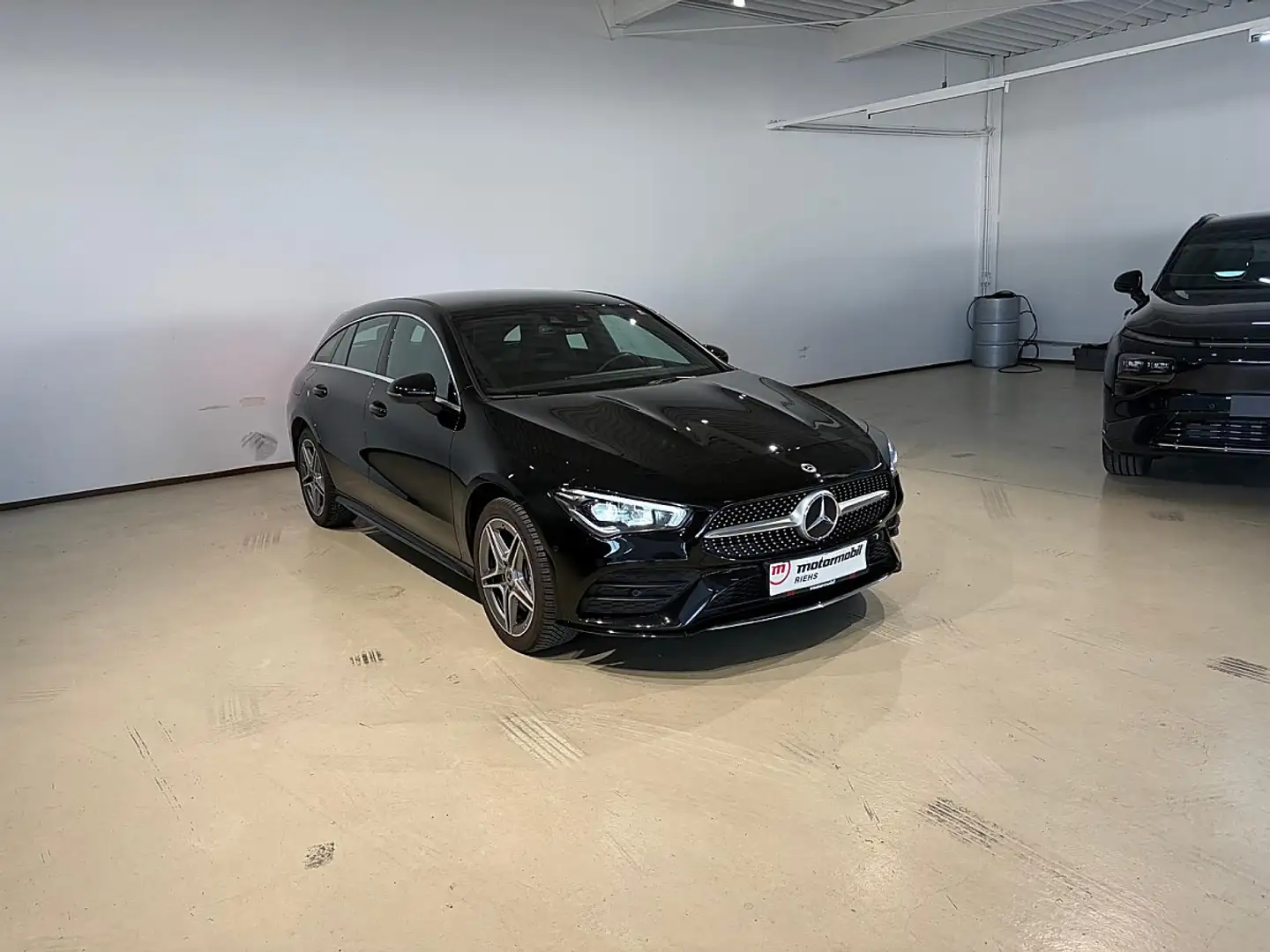 Mercedes-Benz CLA 250 Shooting Brake Aut. Schwarz - 1