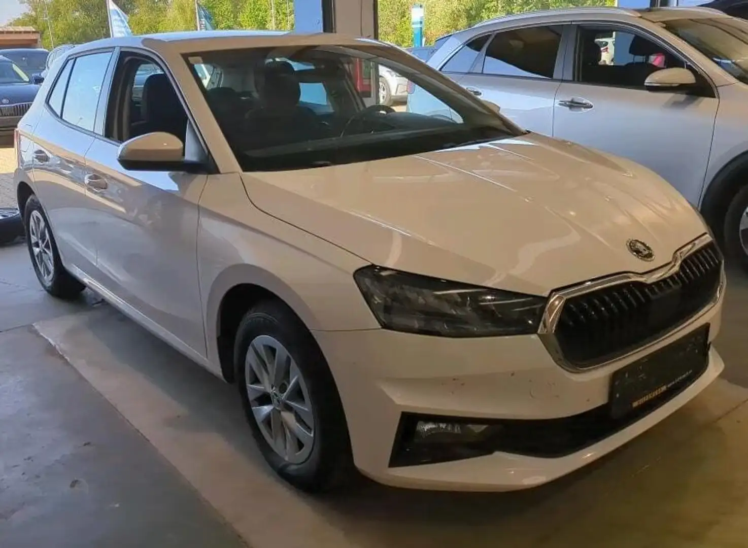 Skoda Fabia Ambition Baujahr 2023 | 69.000 km | LED | Tempo... Weiß - 1