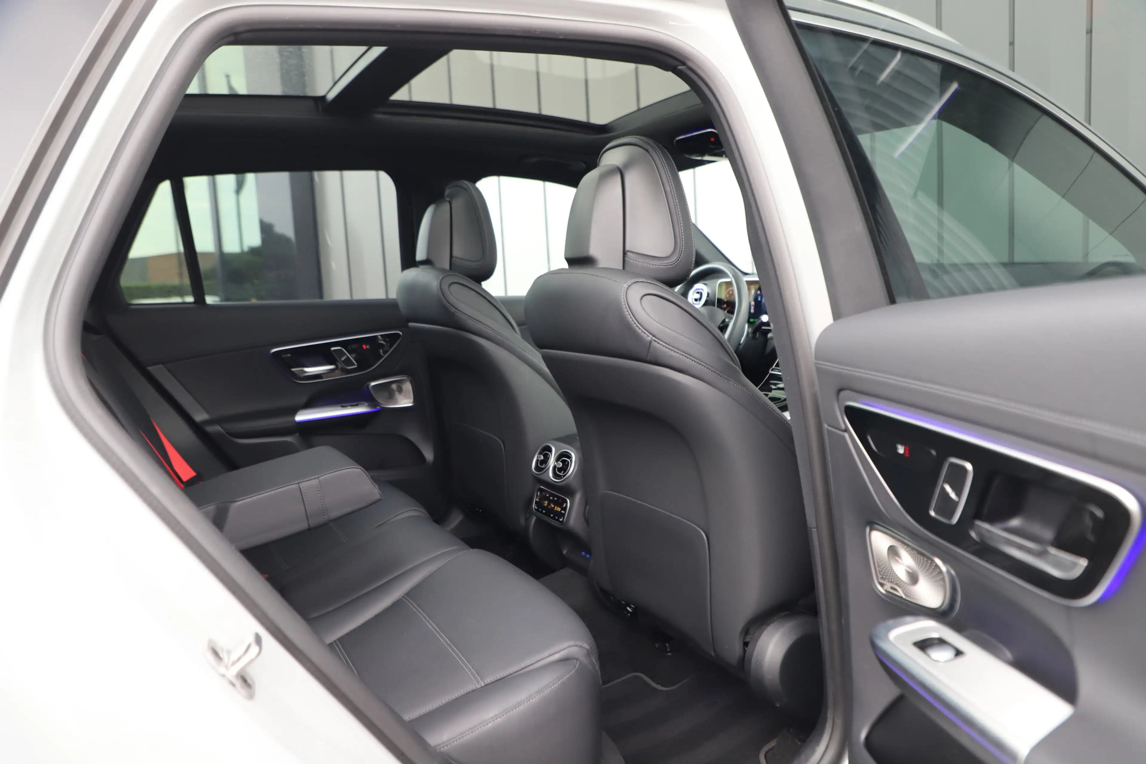 Mercedes-Benz GLC 400 400e AMG 4-Matic | 381PK | Massage | Luchtvering | — photo 6