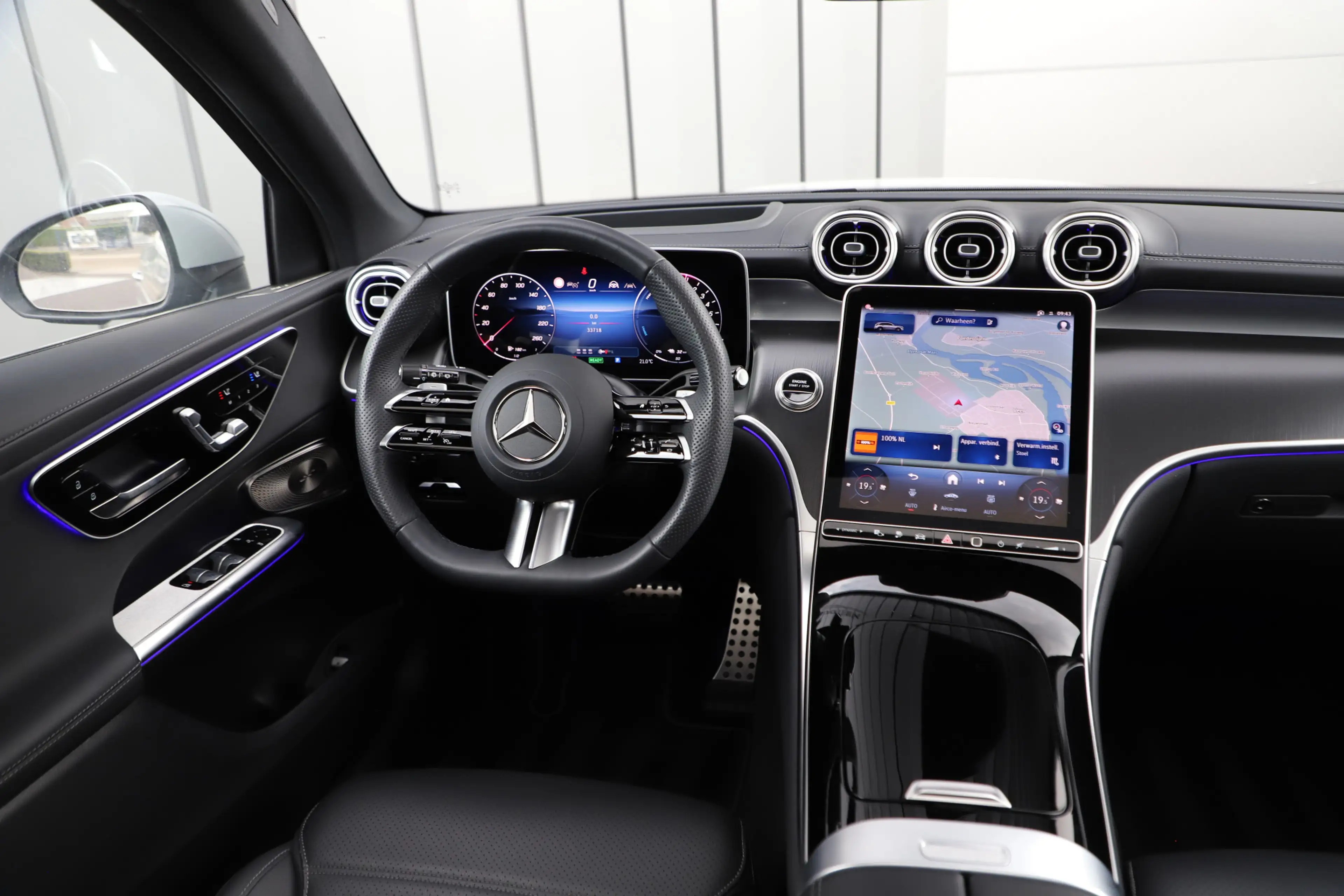 Mercedes-Benz GLC 400 400e AMG 4-Matic | 381PK | Massage | Luchtvering | — photo 25