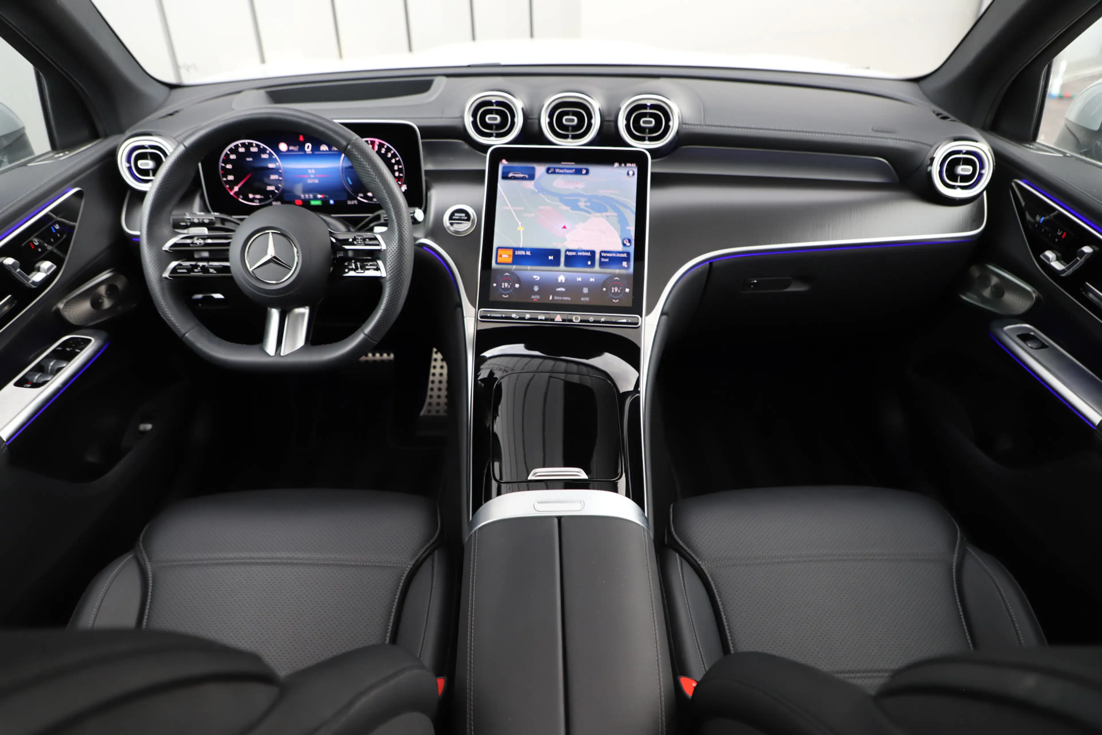 Mercedes-Benz GLC 400 400e AMG 4-Matic | 381PK | Massage | Luchtvering | — photo 4
