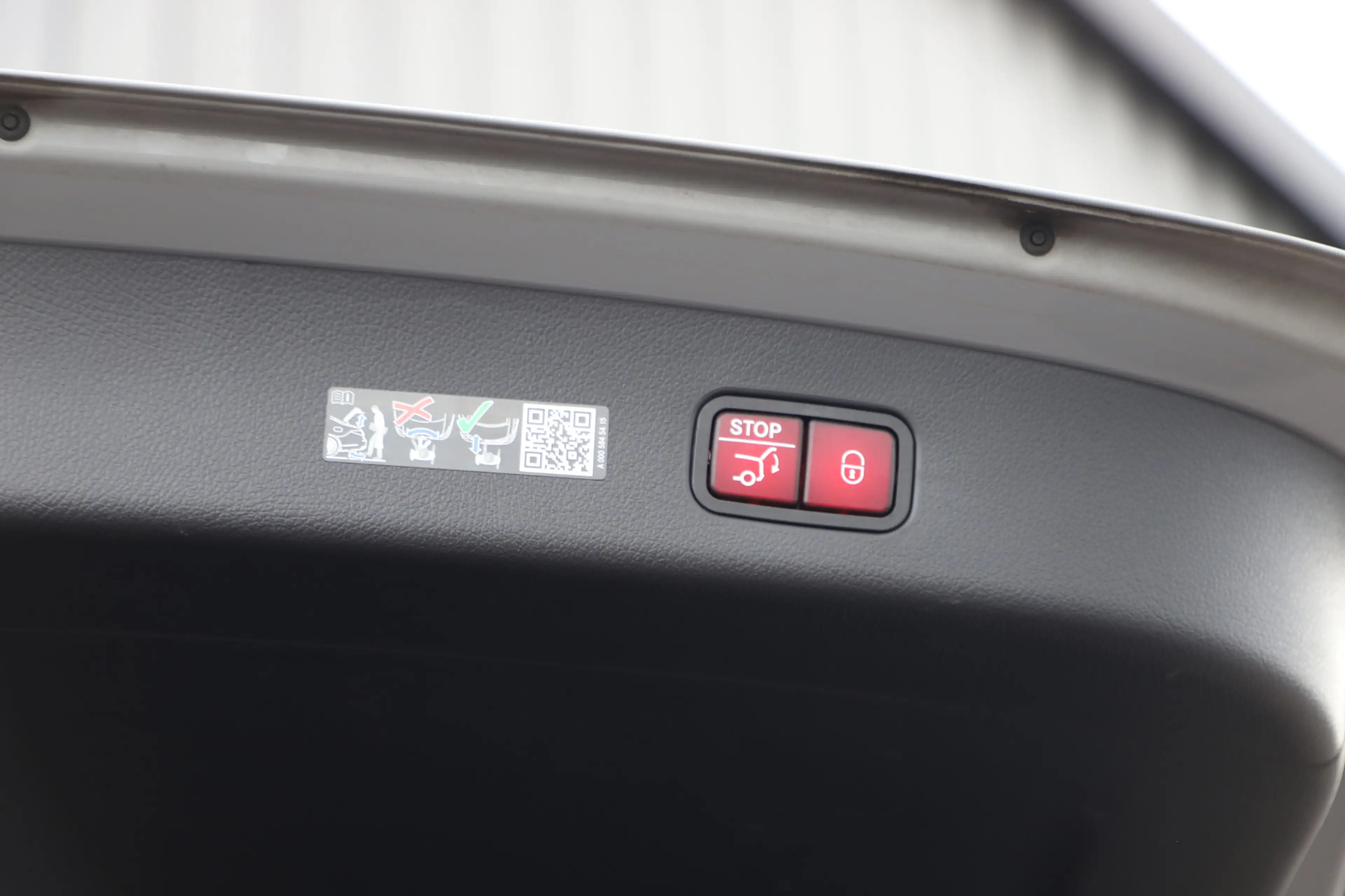 Mercedes-Benz GLC 400 400e AMG 4-Matic | 381PK | Massage | Luchtvering | — photo 35