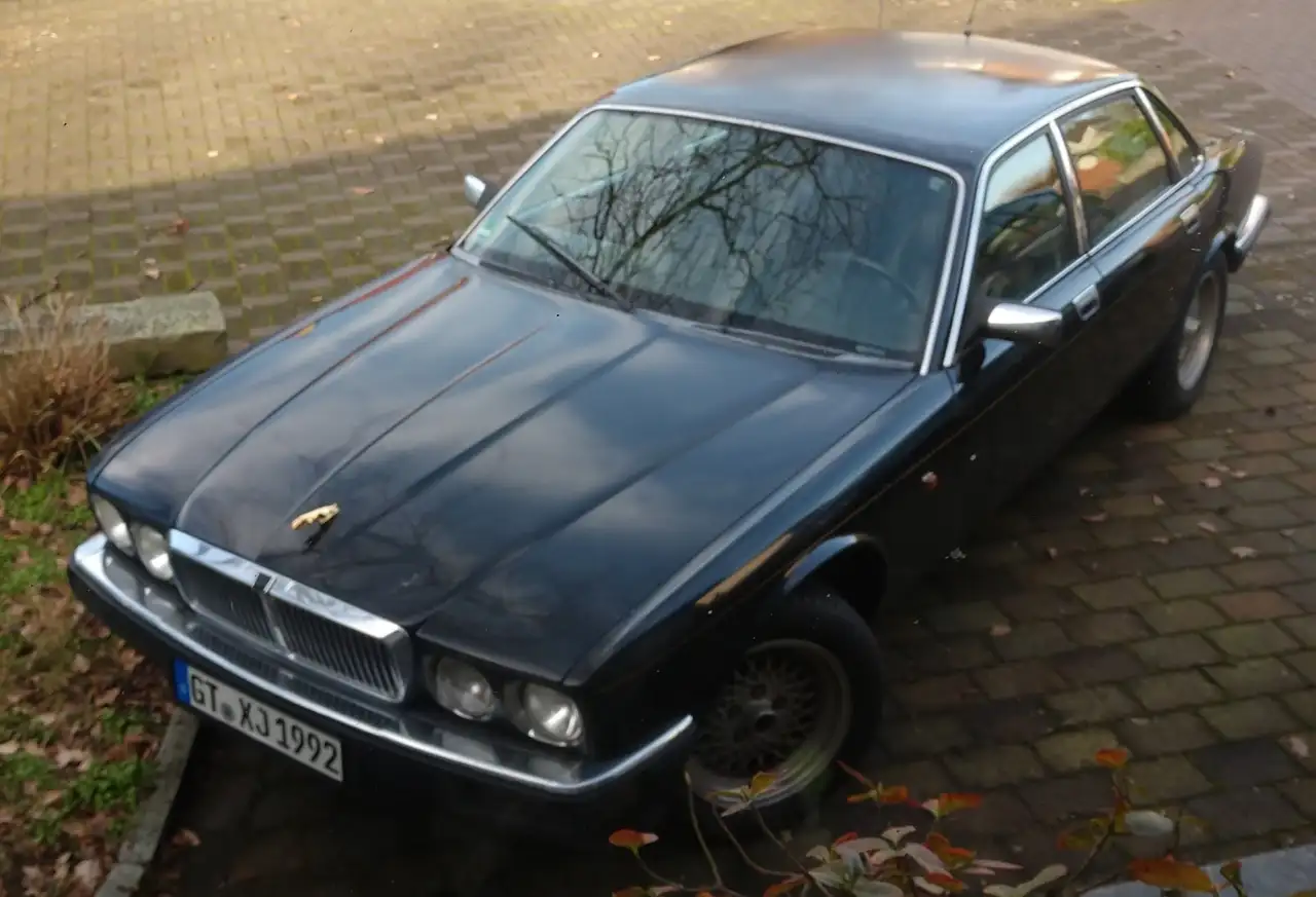Jaguar XJ40, foto 2