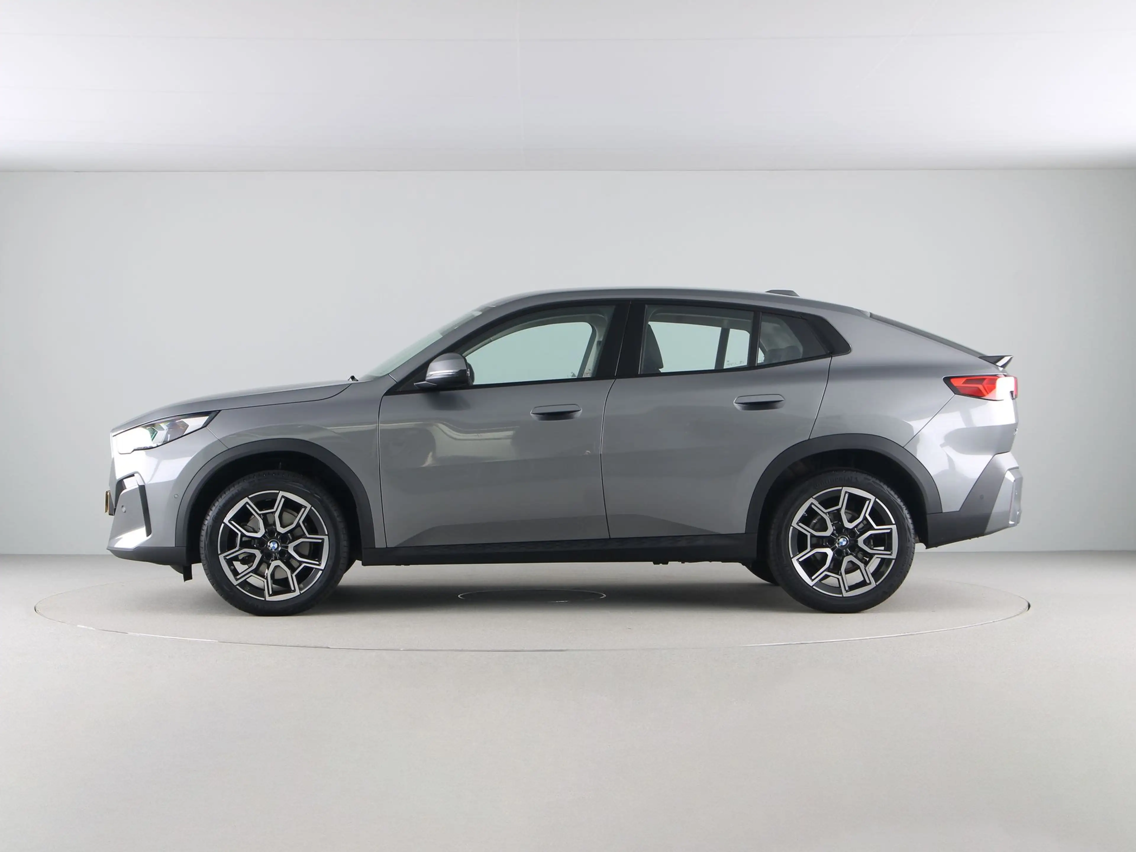 BMW X2 sDrive20i Launch Edition — photo 12