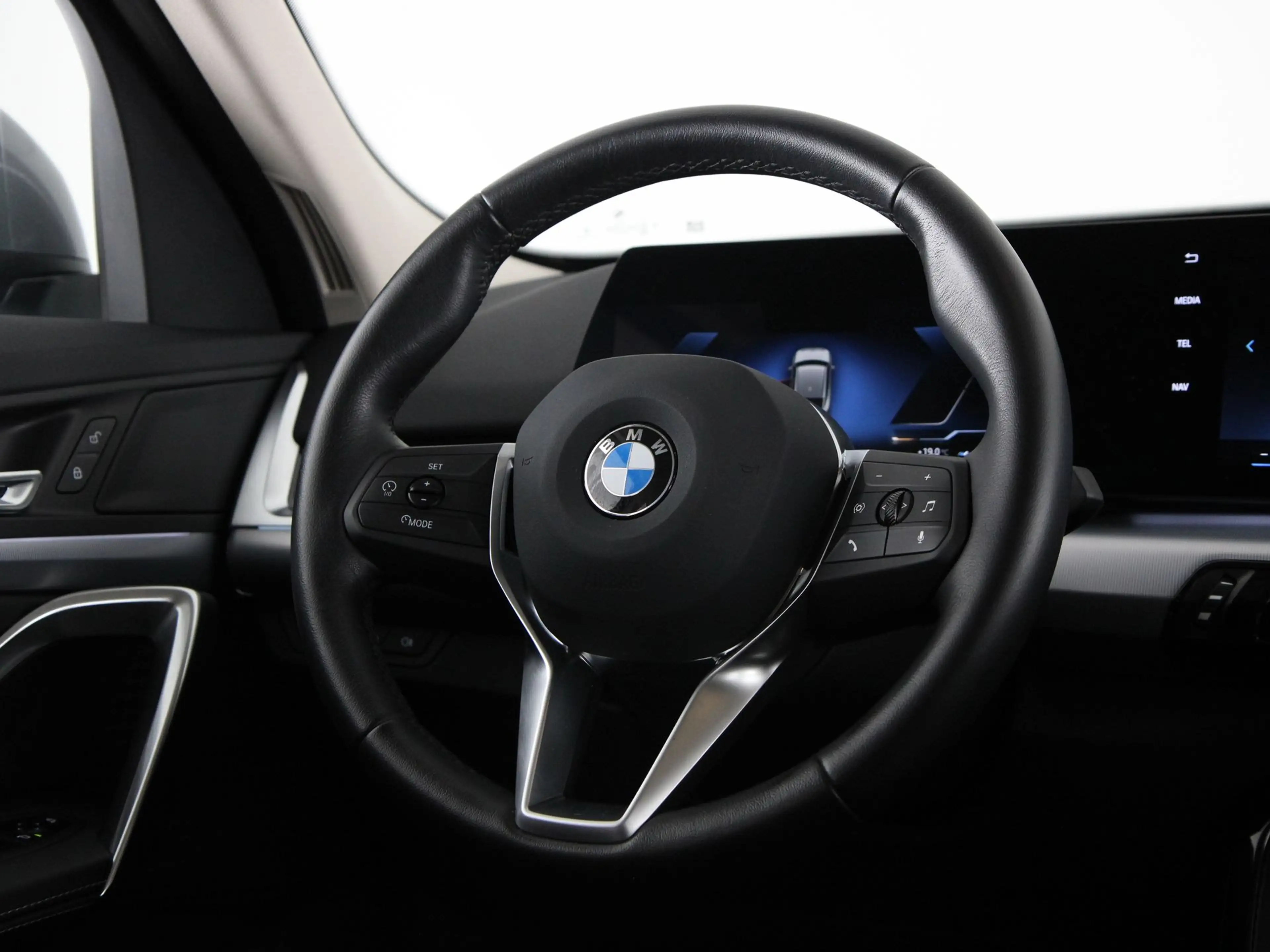 BMW X2 sDrive20i Launch Edition — photo 2