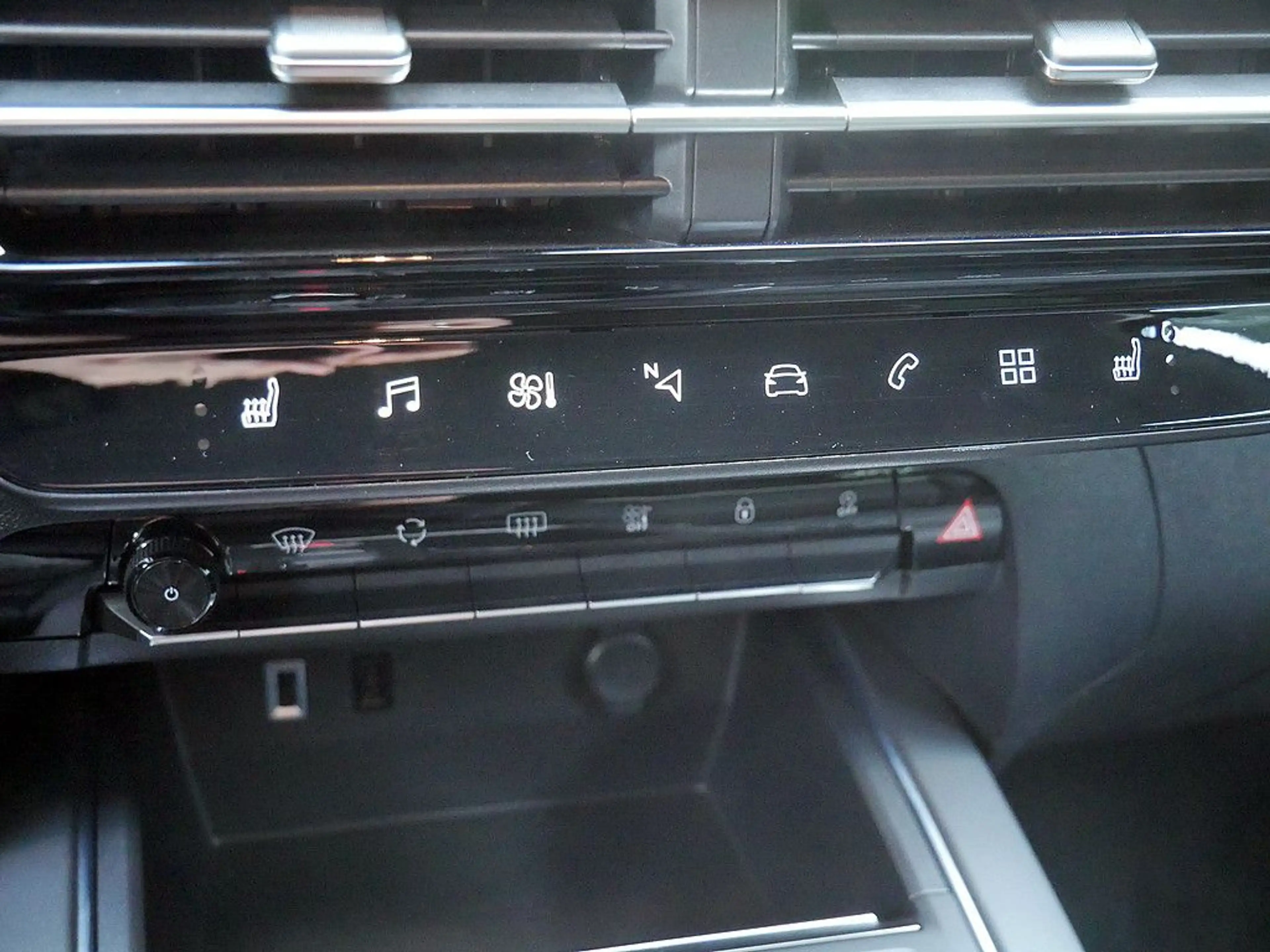 Citroen C5 Aircross Hybrid 145 Max SHZ KAMERA NAVI LED — photo 15