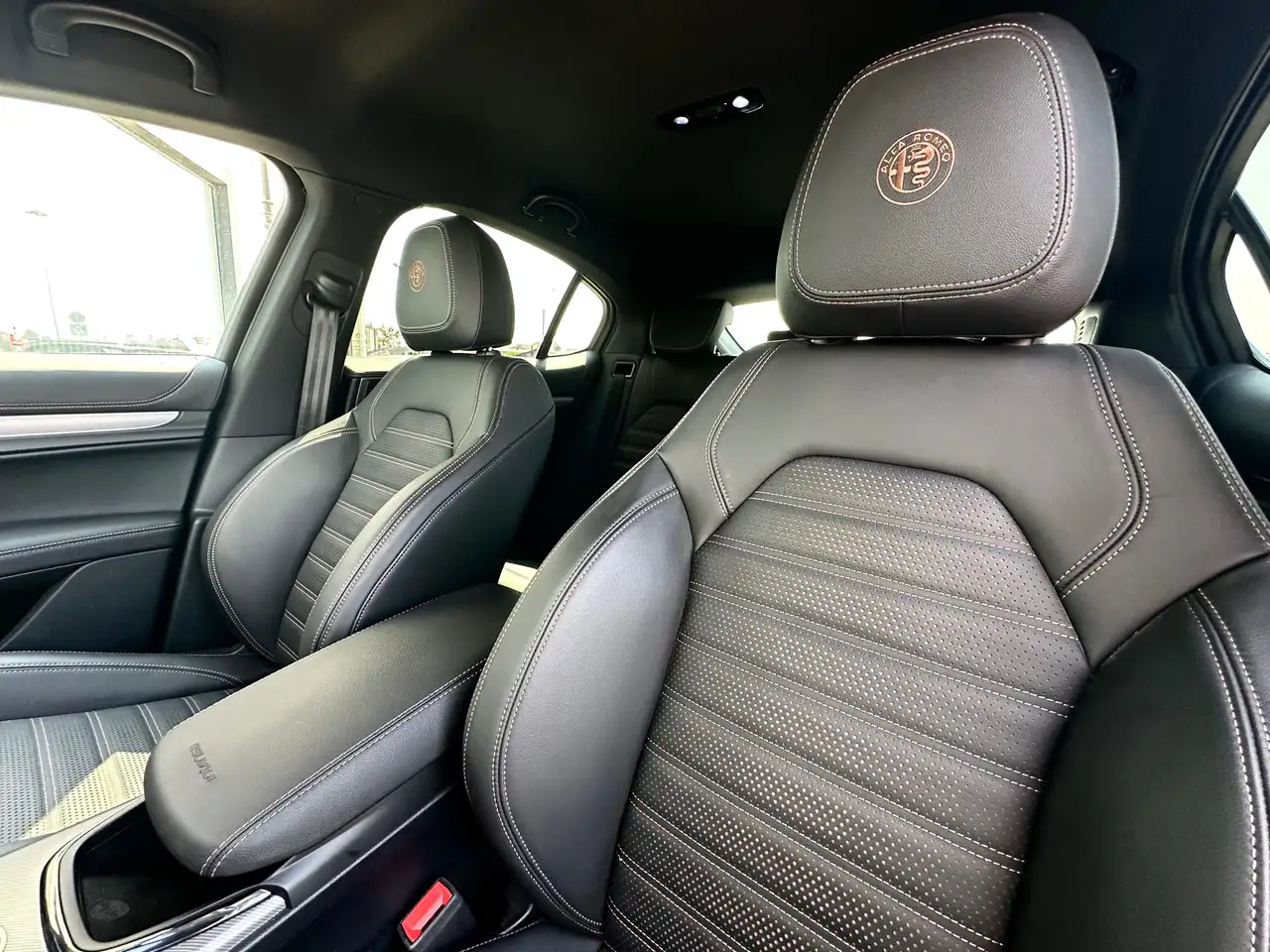 Alfa Romeo Stelvio 2025 — фото 11