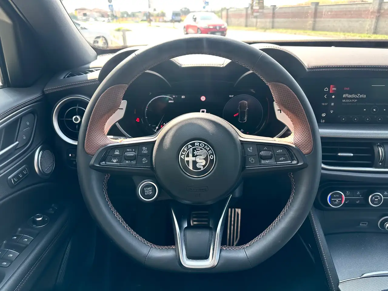 Alfa Romeo Stelvio 2025 — фото 10