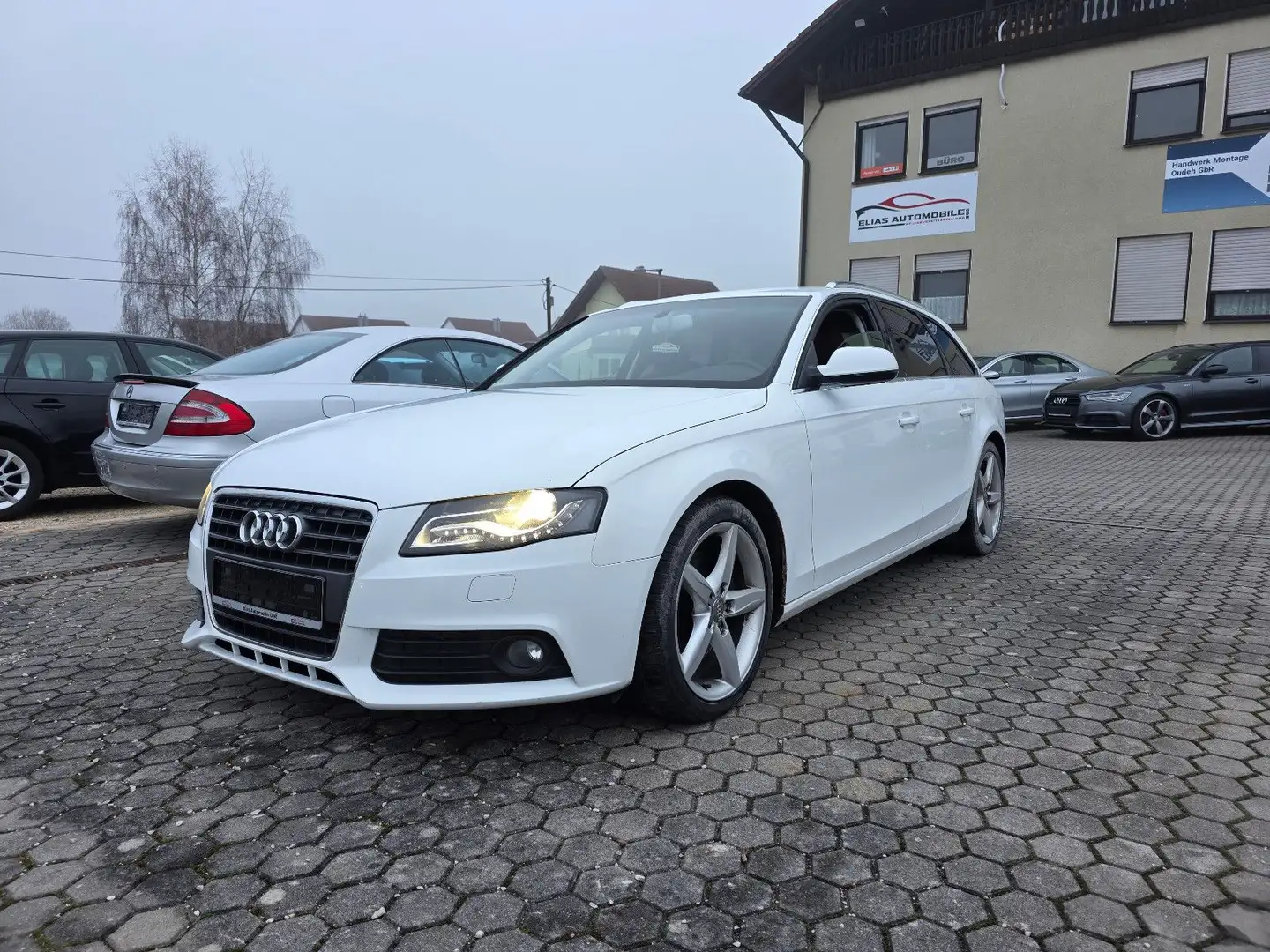 Audi A4 Avant Ambiente / TÜV NEU Weiß - 1
