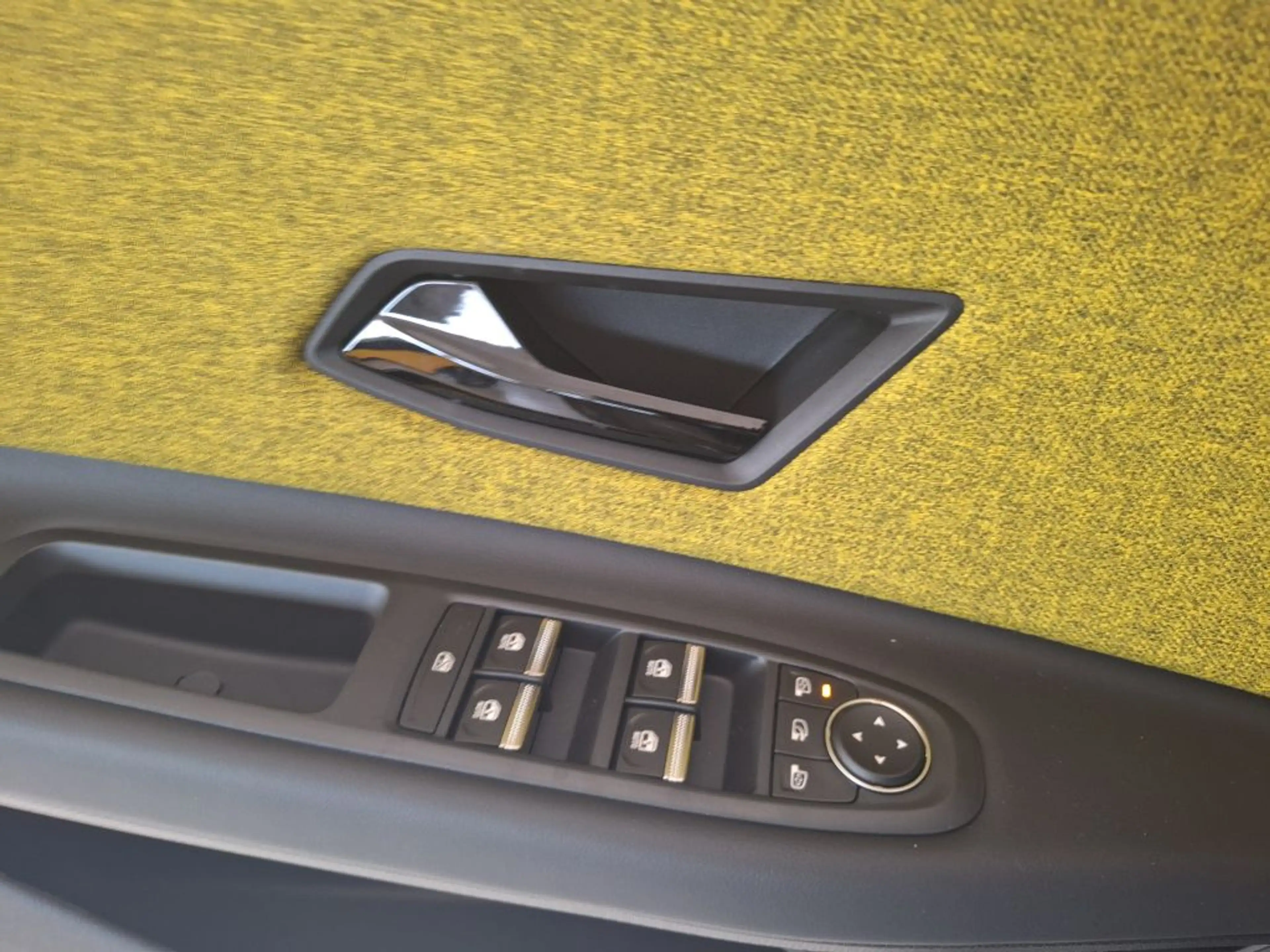 Renault R 5 E-Tech Iconic Five 150 Comfort Range — photo 8