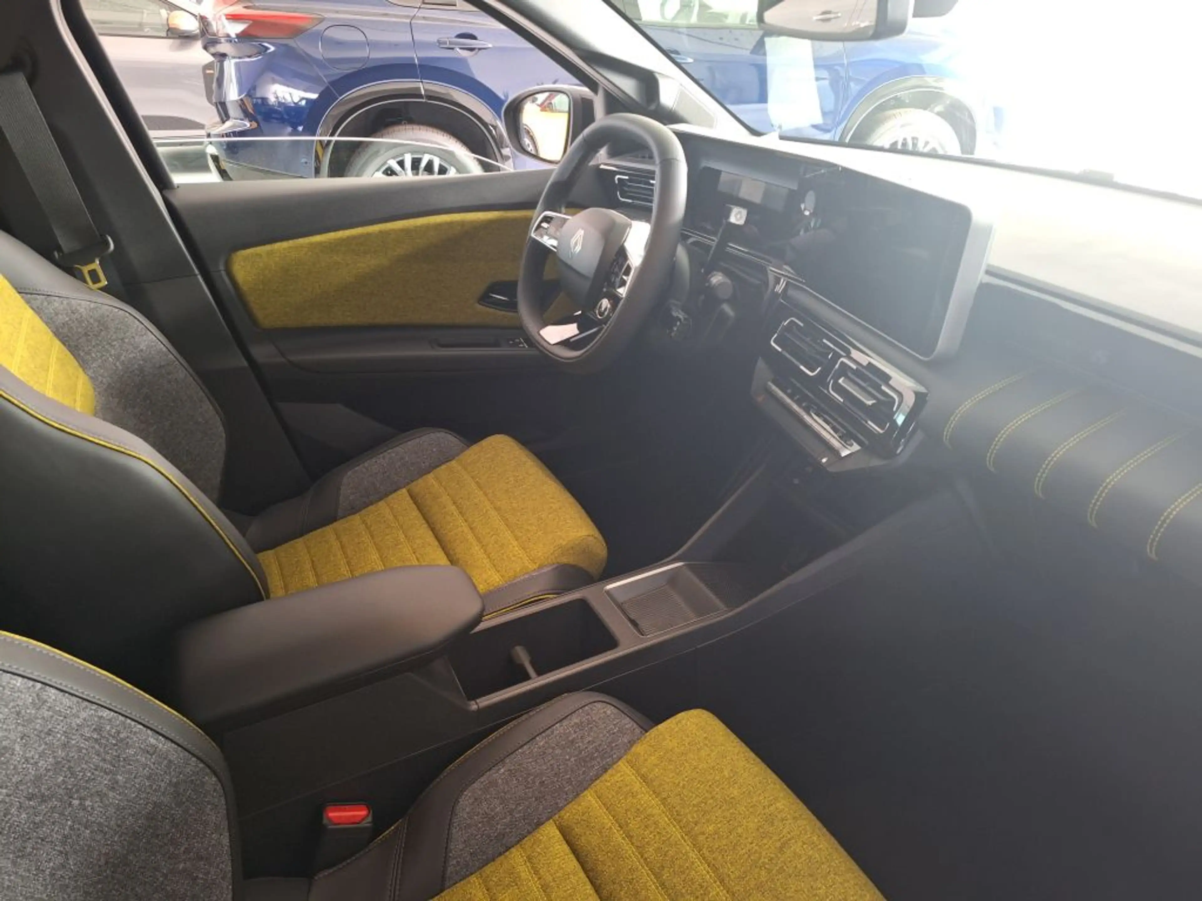 Renault R 5 E-Tech Iconic Five 150 Comfort Range — photo 9