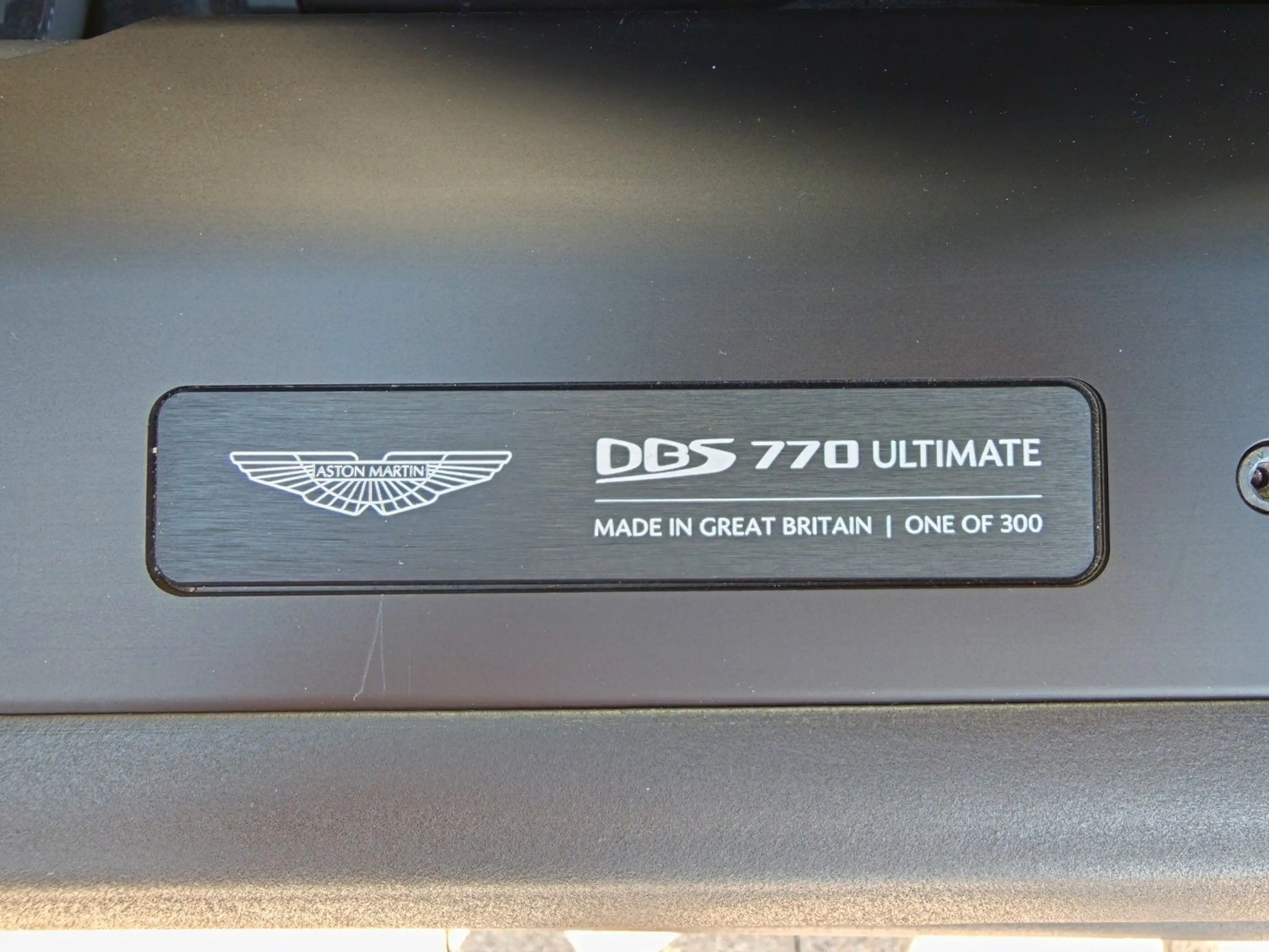 Aston Martin DBS 5.2 V12 770 Ultimate — photo 11